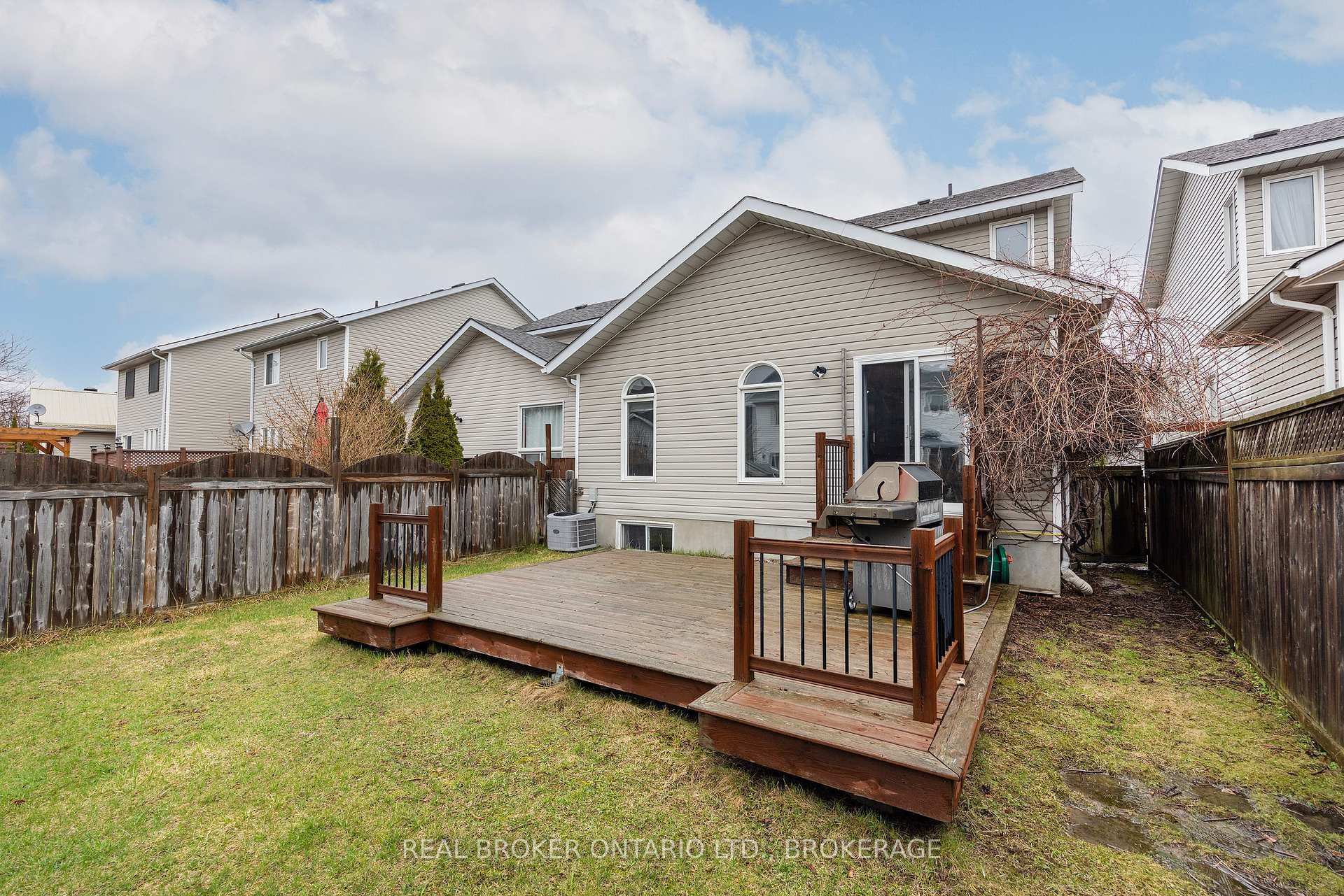 942 Bluffwood Avenue photo 34