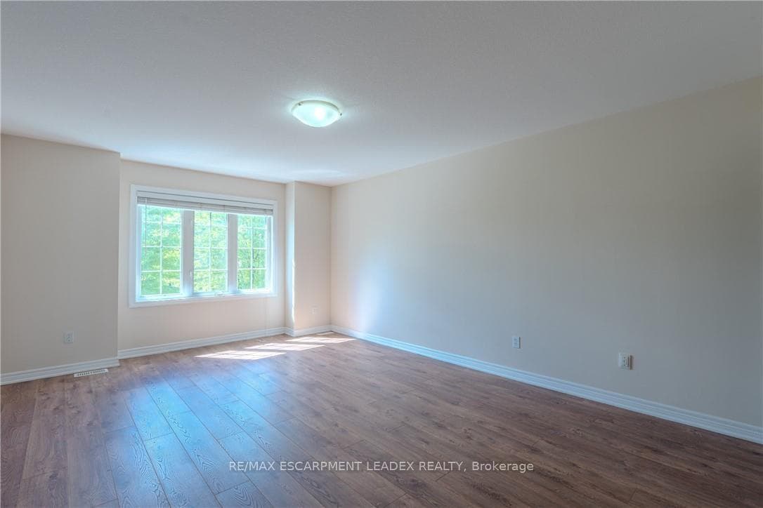 582 Stonehenge Drive photo 20