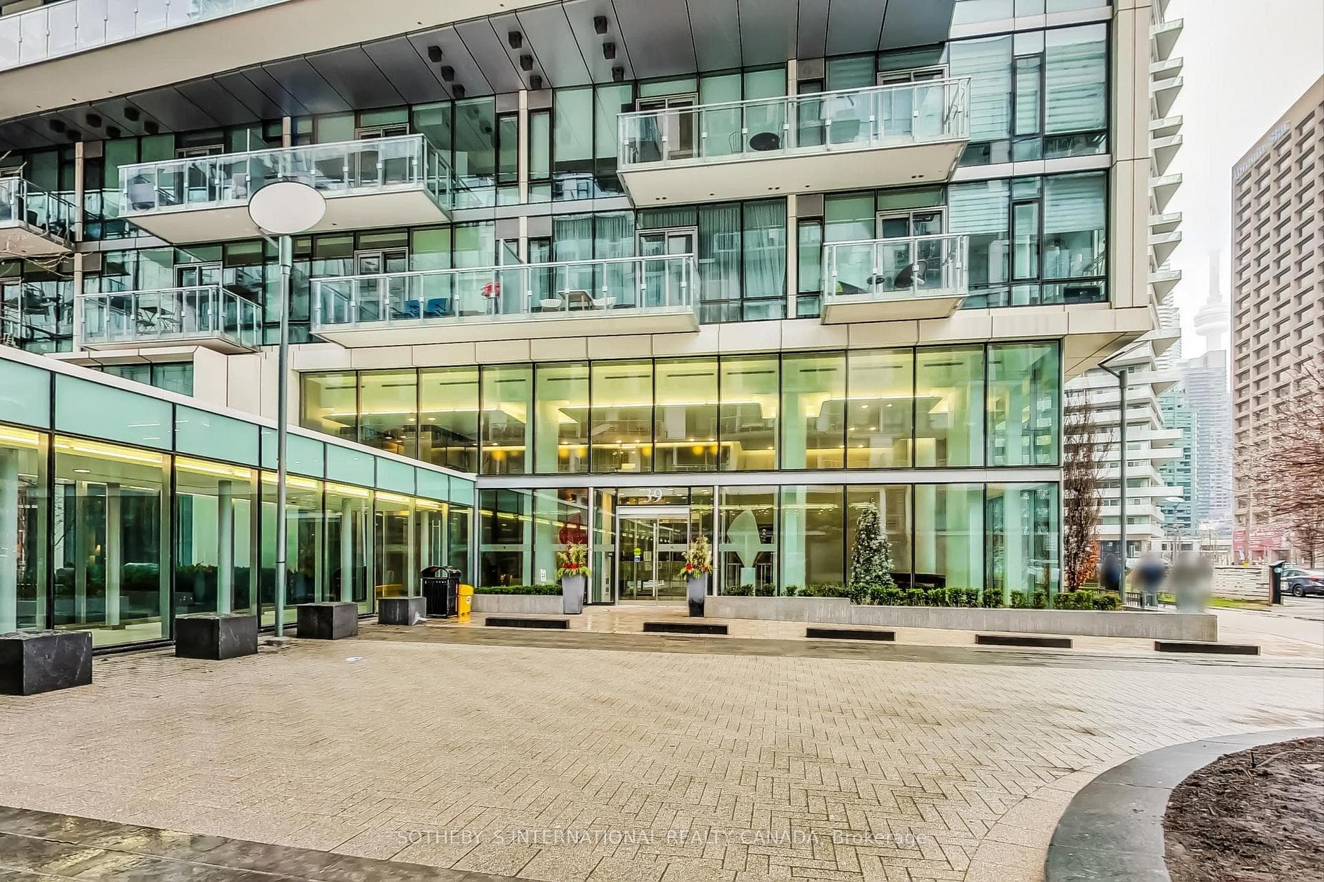 39 Queens Quay Unit 721 photo 2