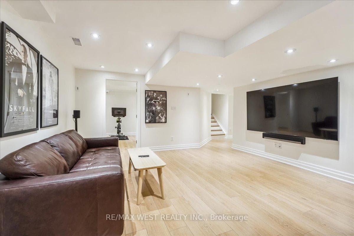 1349 Sagewood Crescent photo 12