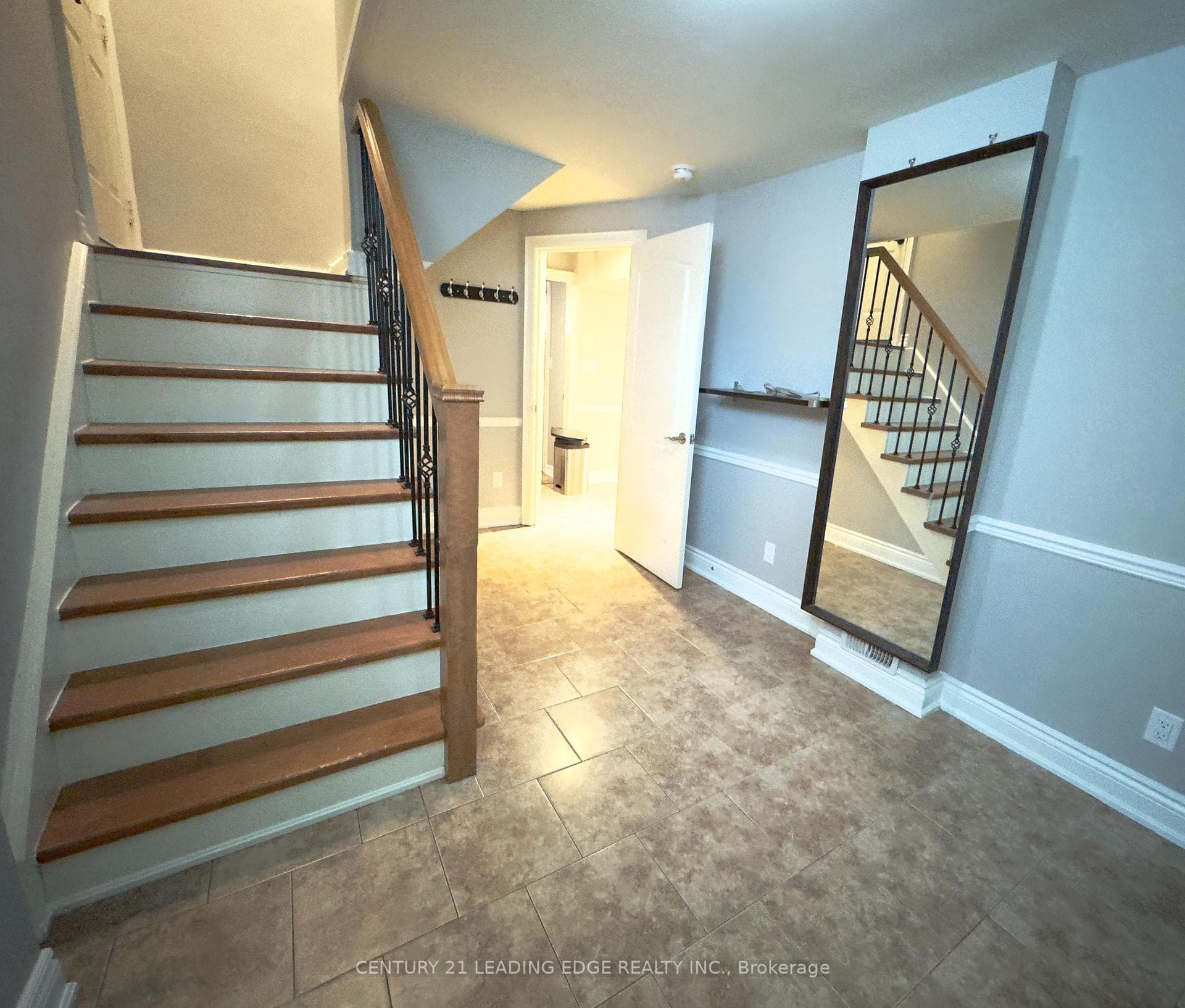 7 Gaiety Drive Unit Bsmt photo 2