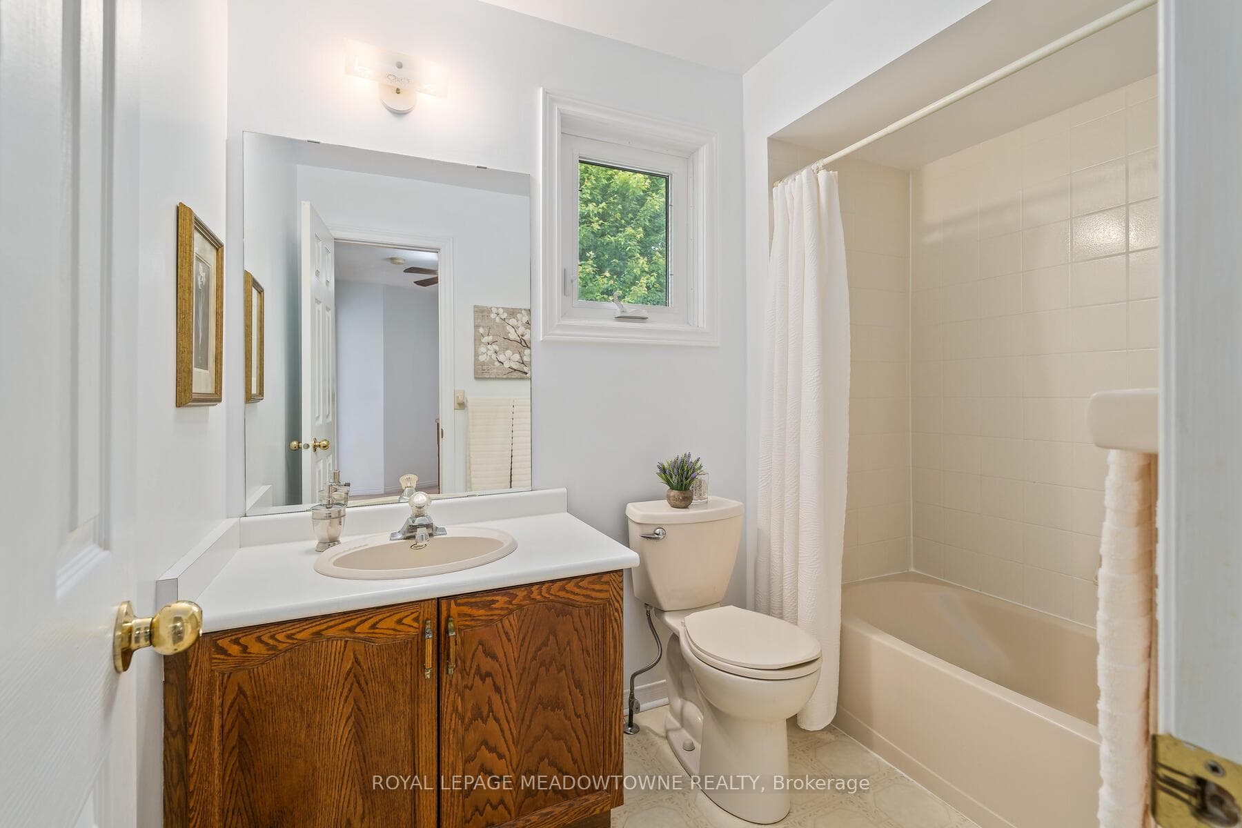 42 Mccullough Crescent photo 27