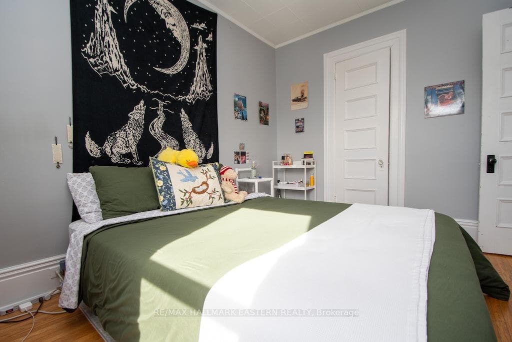 544 Charlotte Street photo 25