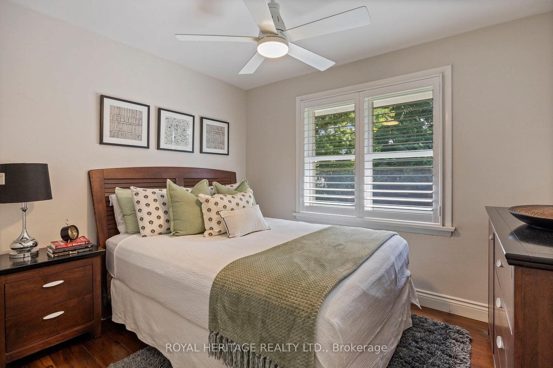 356 King Arthurs Court photo 19