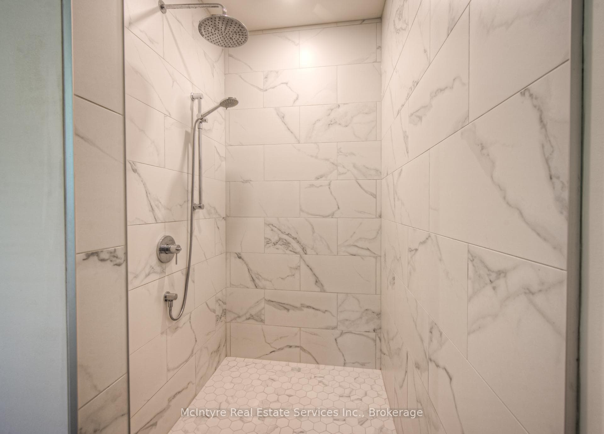 1071 Rivers Edge Drive photo 16