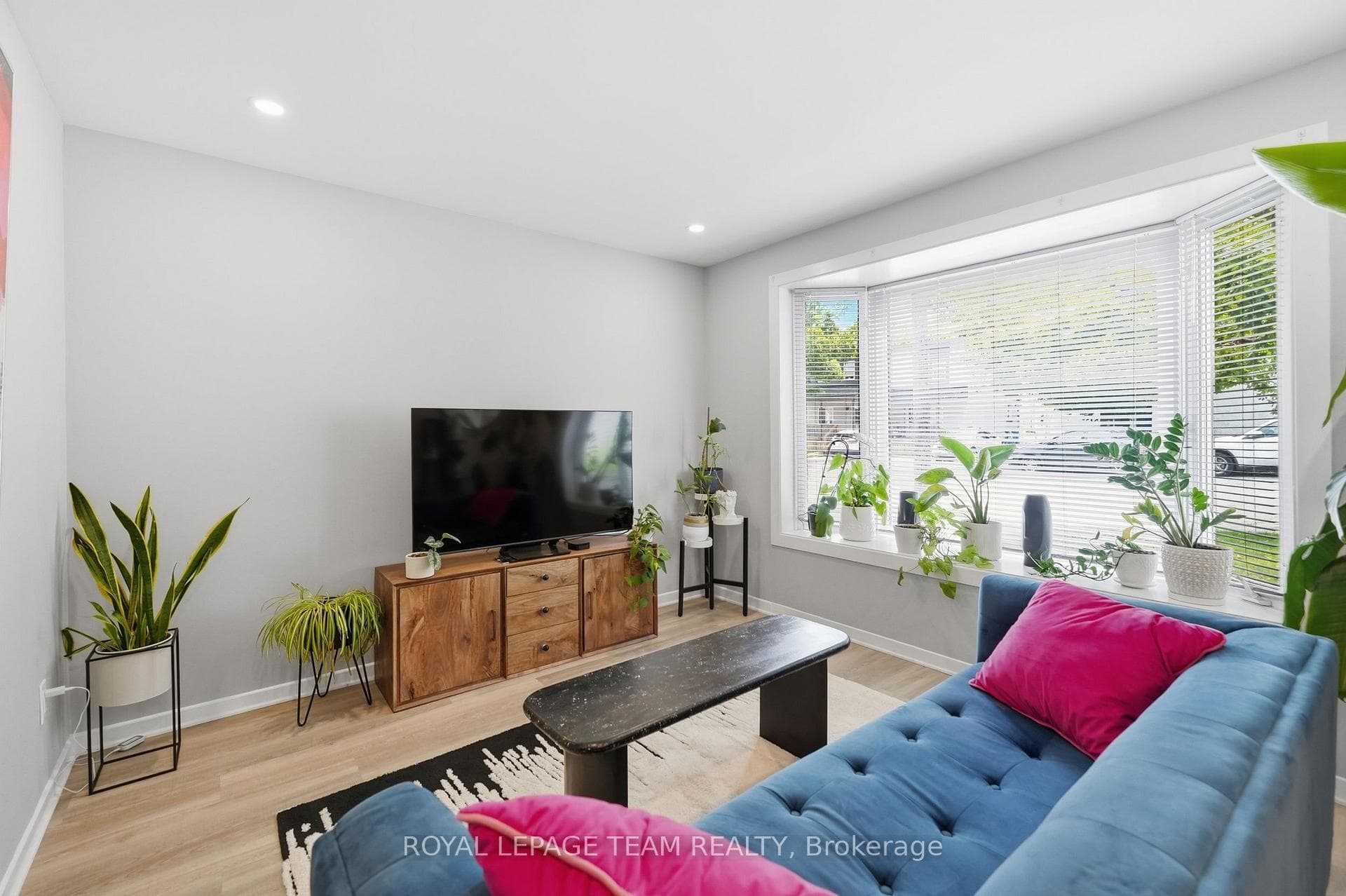 289 Montfort Street photo 10