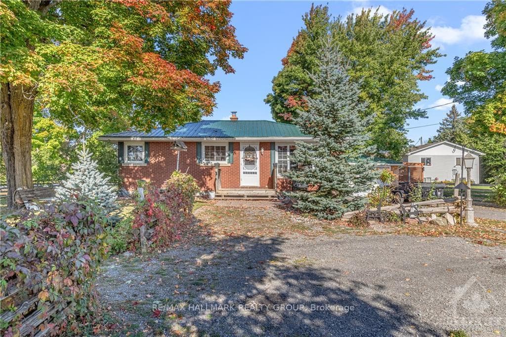 124 MAPLEWOOD Avenue photo 2