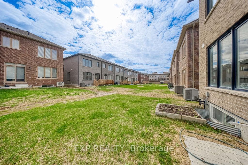 69 Freeman Williams Street photo 41