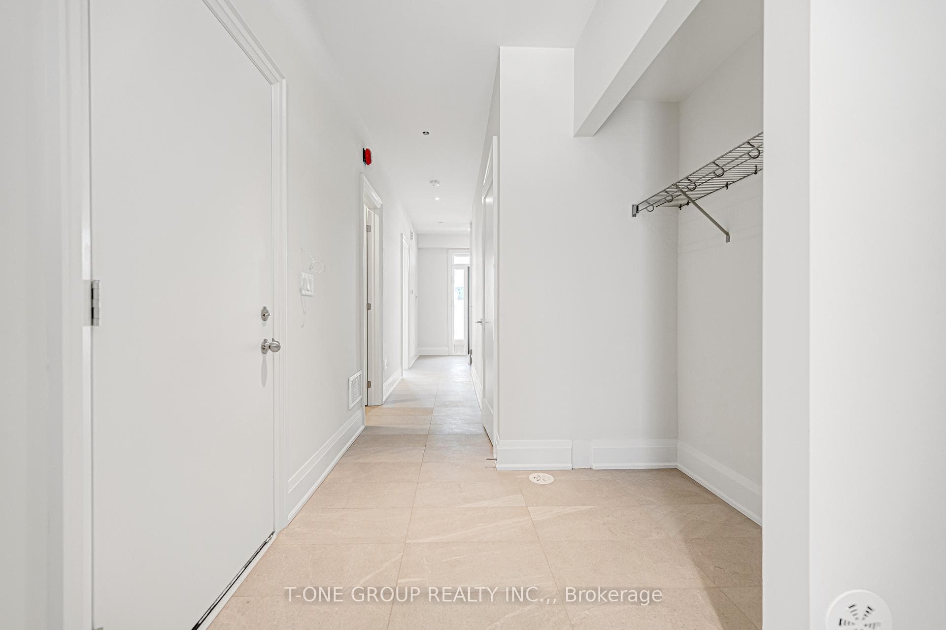 106 Grimsby Lane photo 5