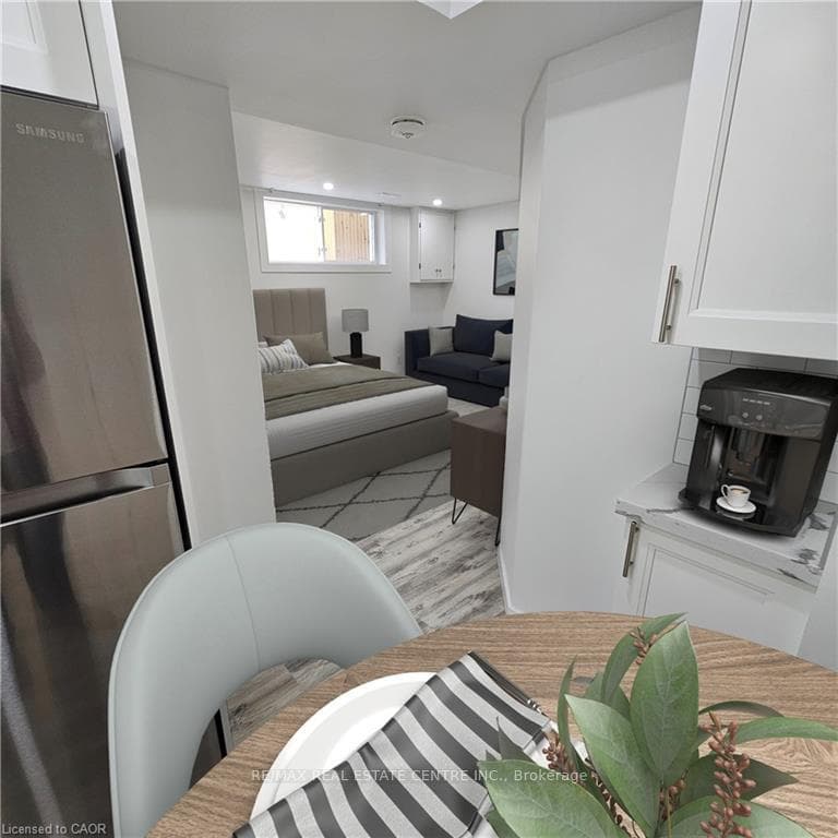 11 Kimberly Crescent Unit LOWER photo 6