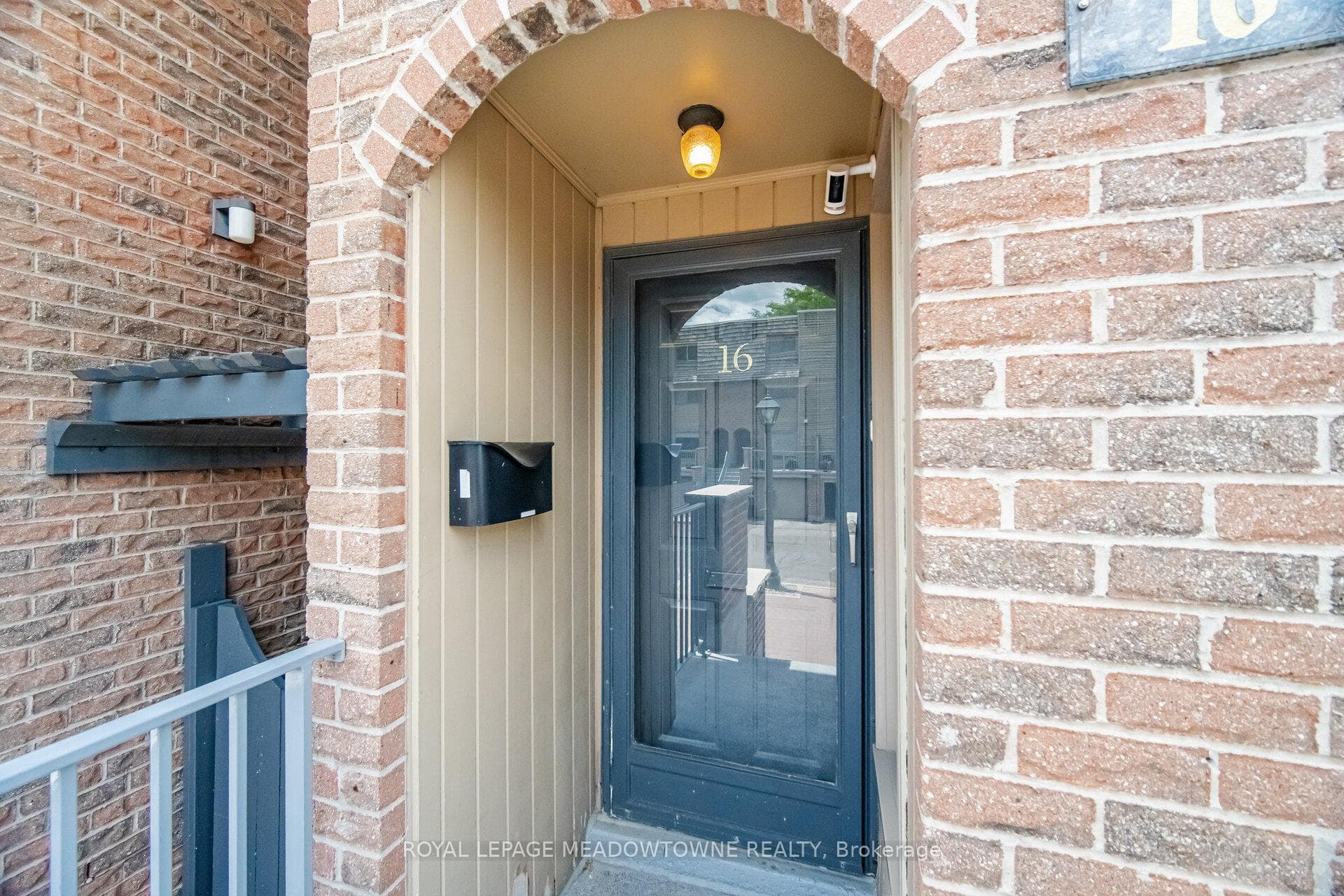 16 Dutch Myrtle Way photo 4
