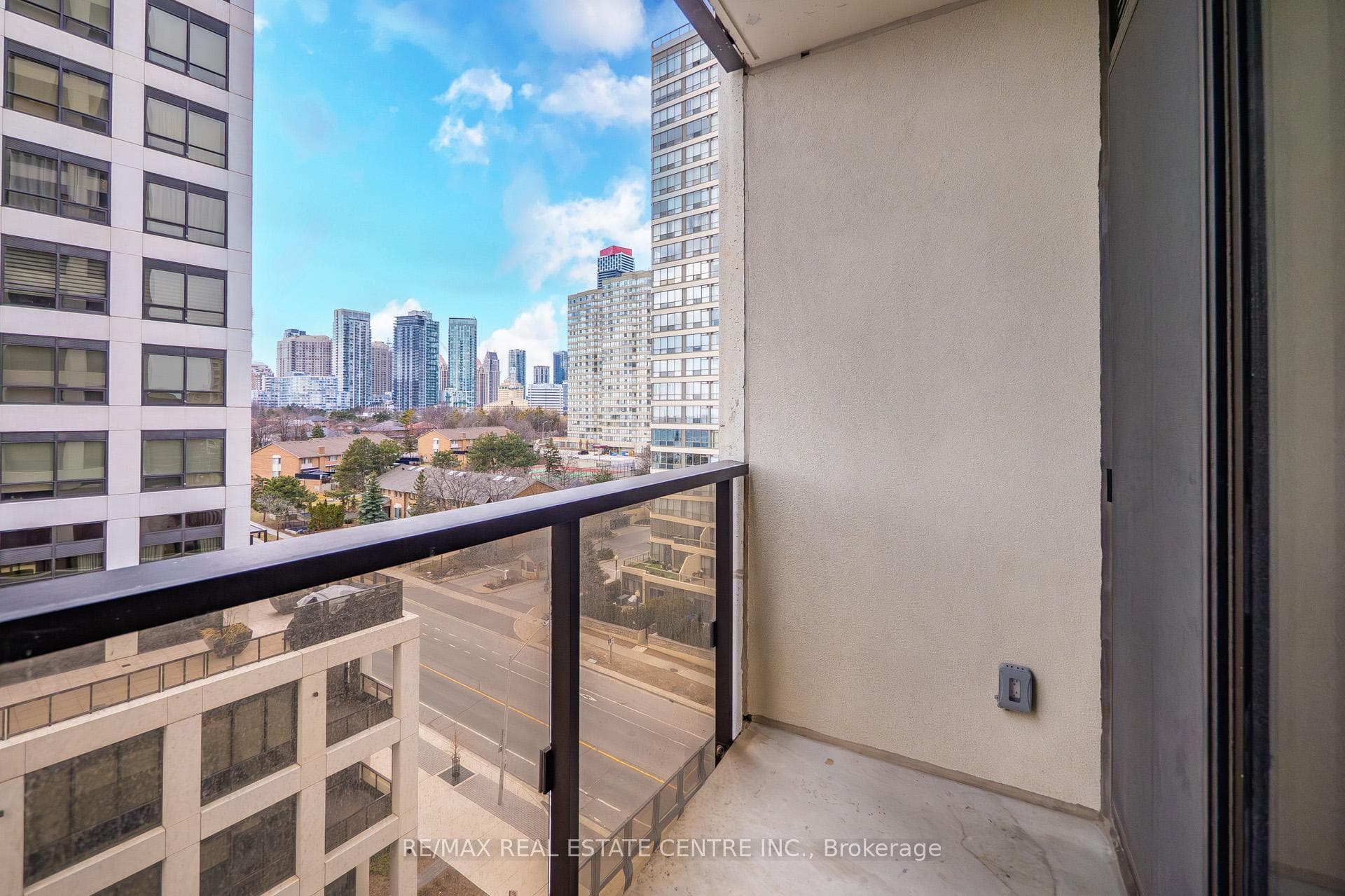30 Elm Drive Unit 610 photo 28