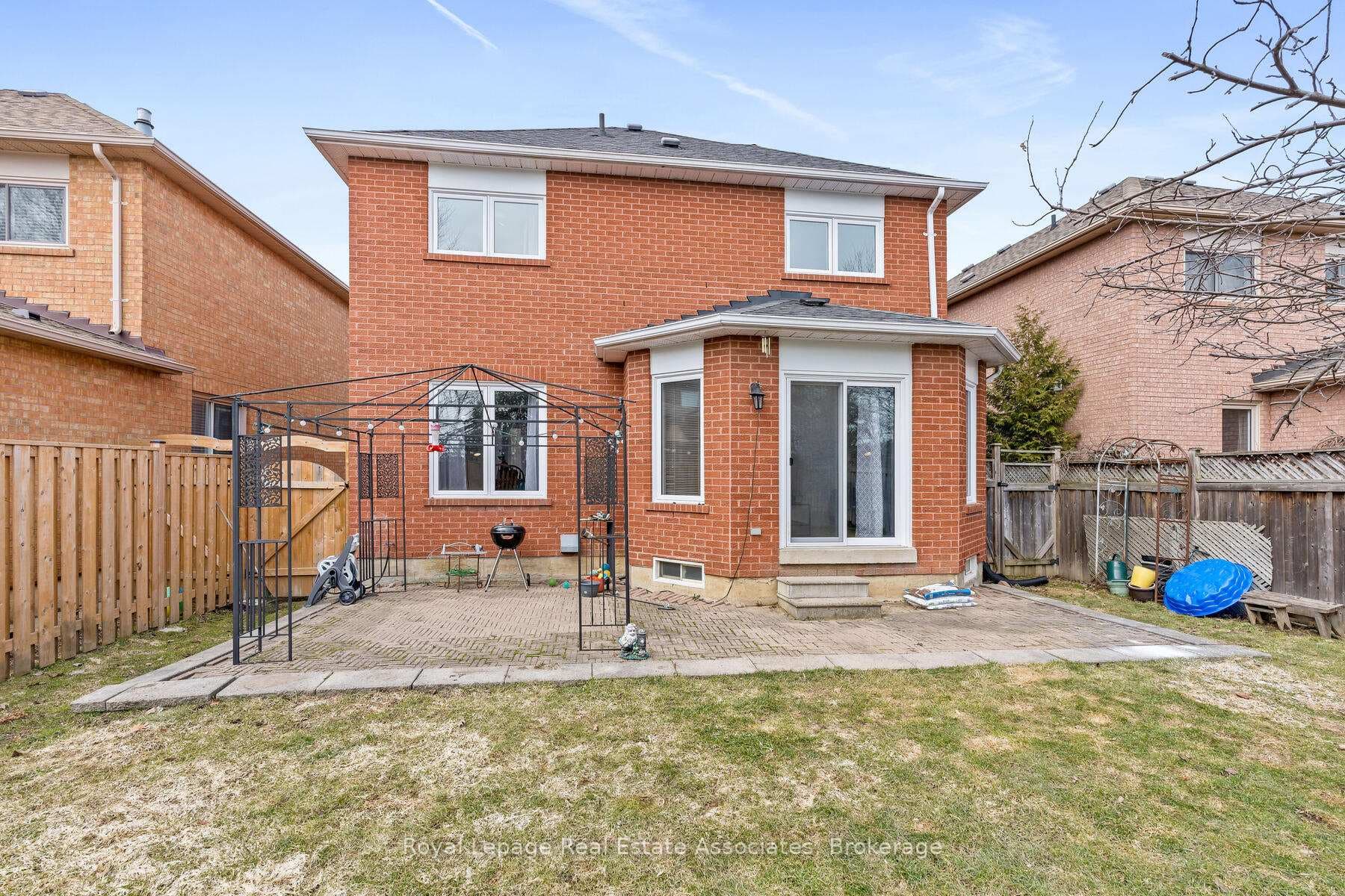 80 Lauchlin Crescent photo 36