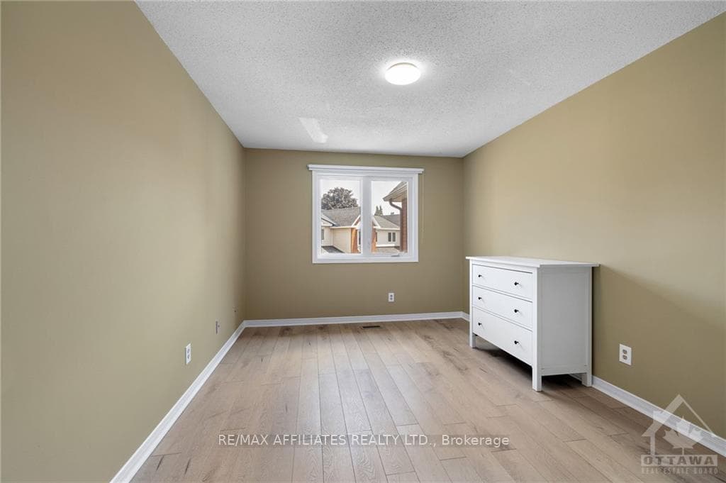 1 MAPLE RIDGE Crescent Unit G photo 14