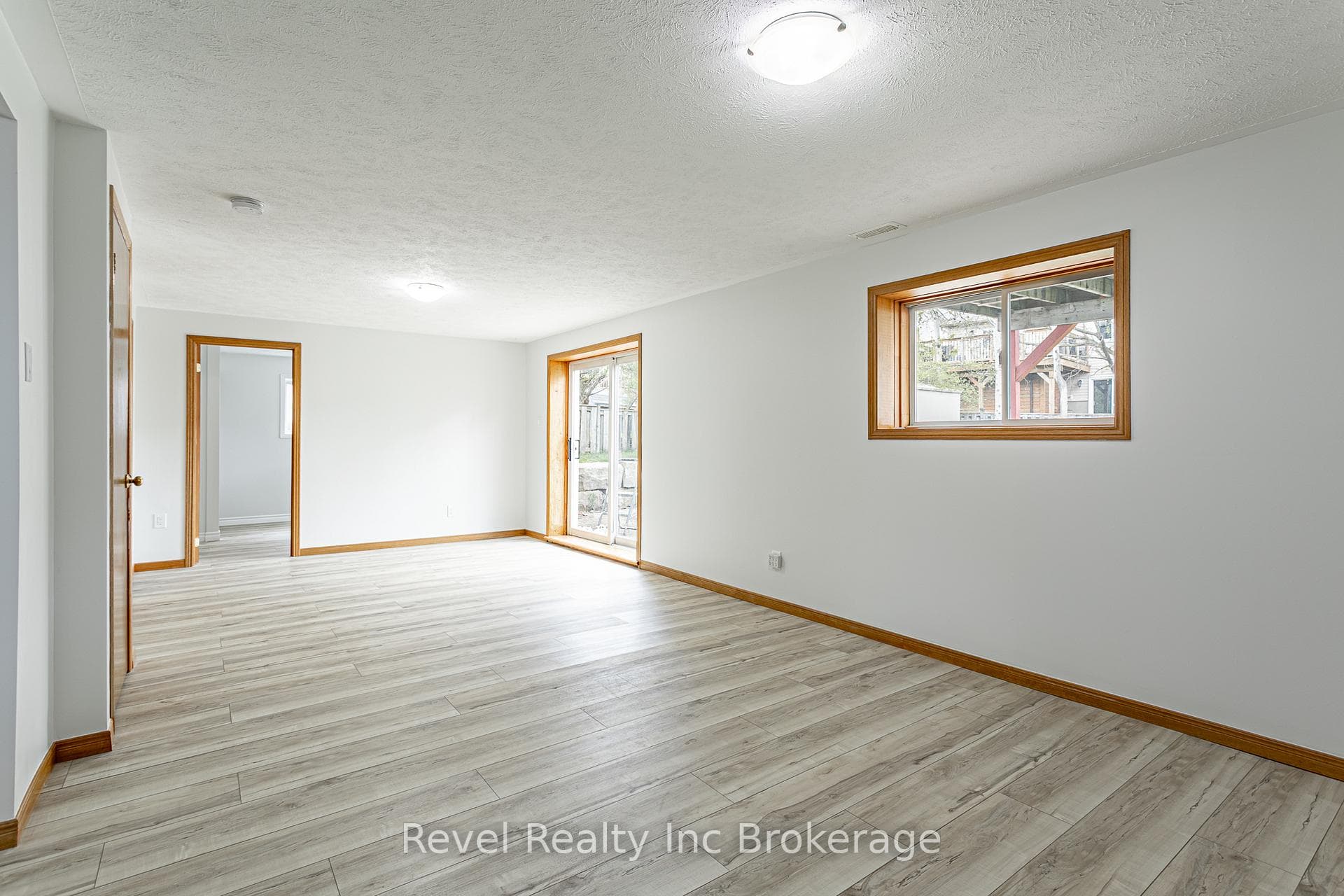 165 Clarence Avenue Unit BASEMENT photo 4