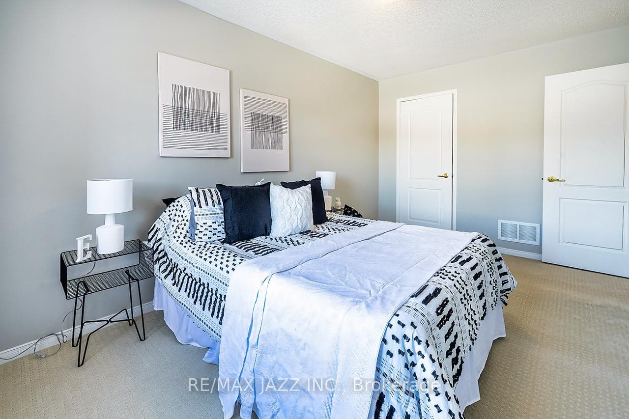 25 Summerside Avenue photo 22
