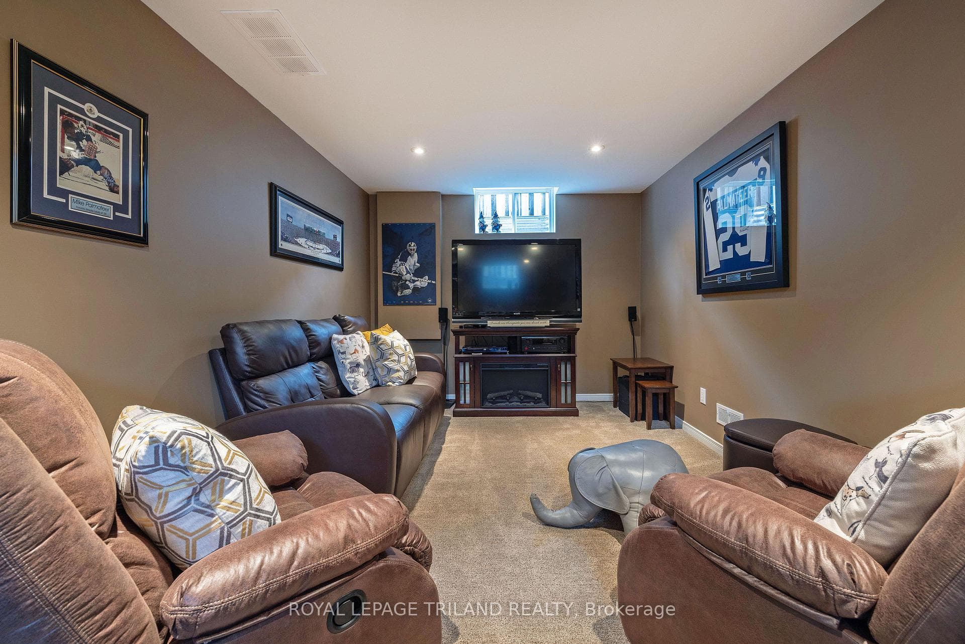875 Fieldgate Circle photo 21
