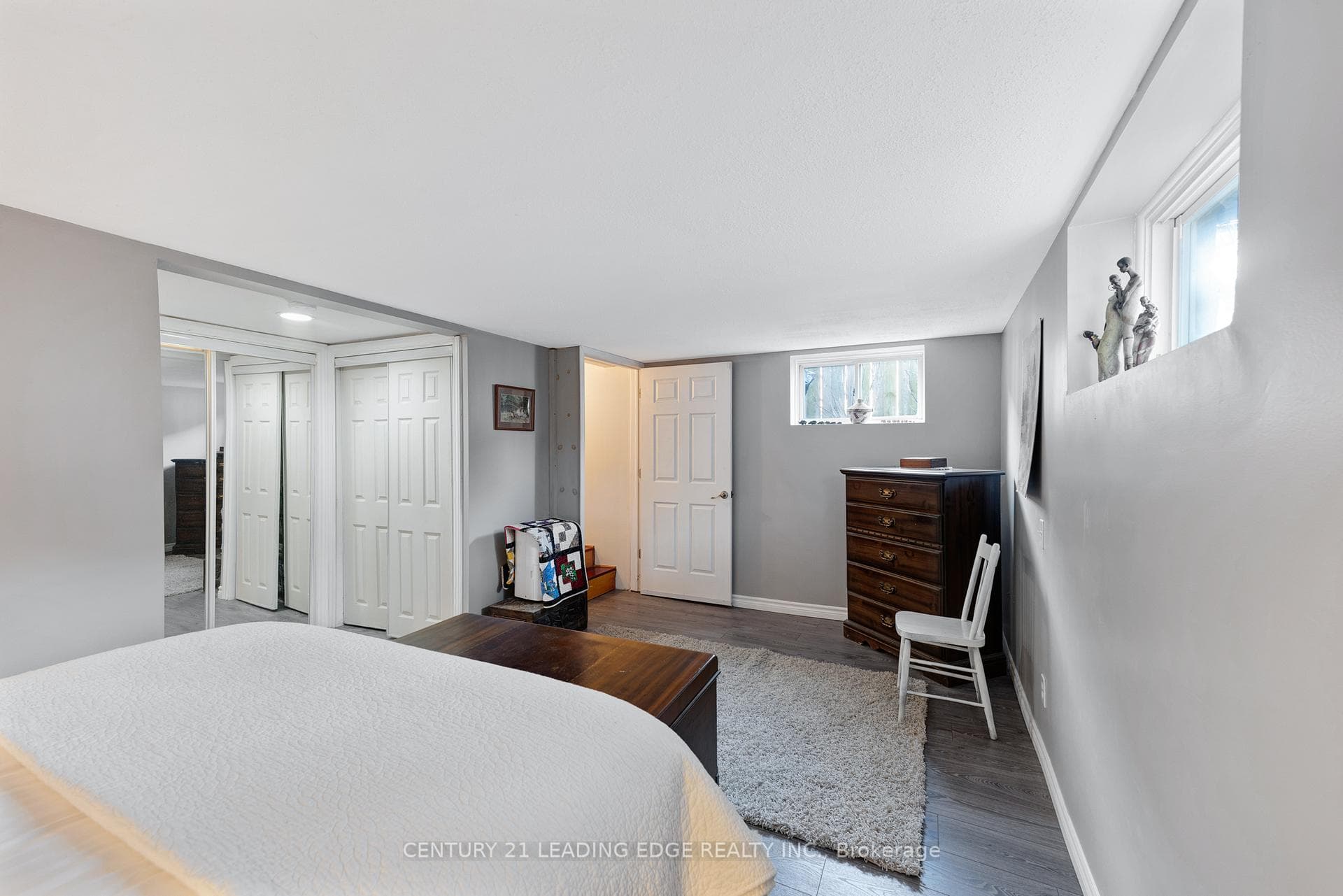 392 Loretta Crescent photo 24