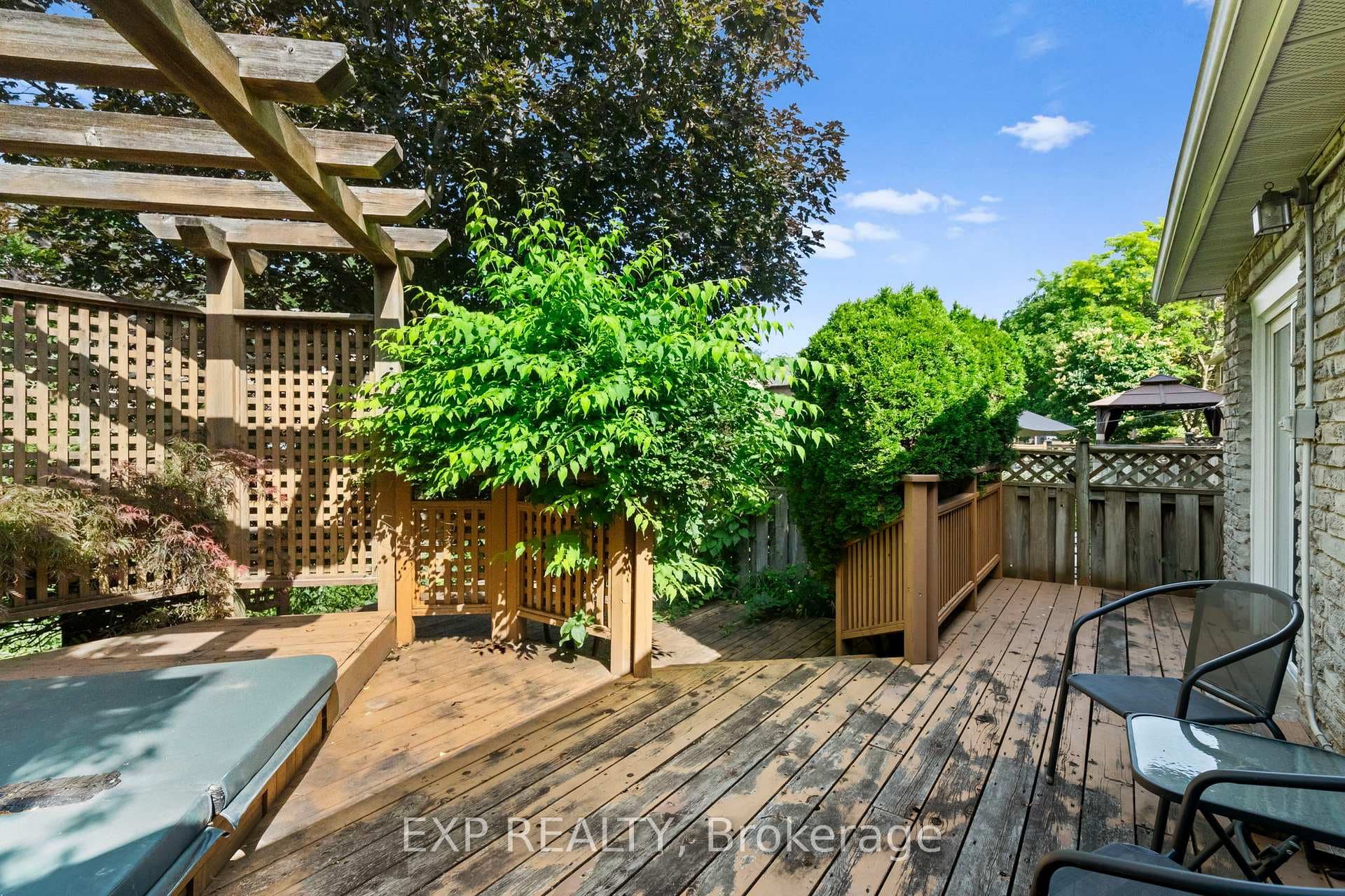 97 Mercer Crescent photo 25