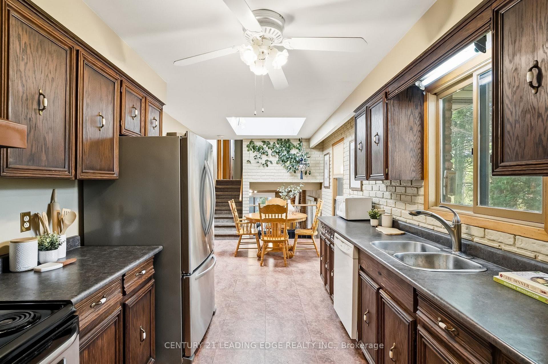 63 Lakeridge Road photo 20