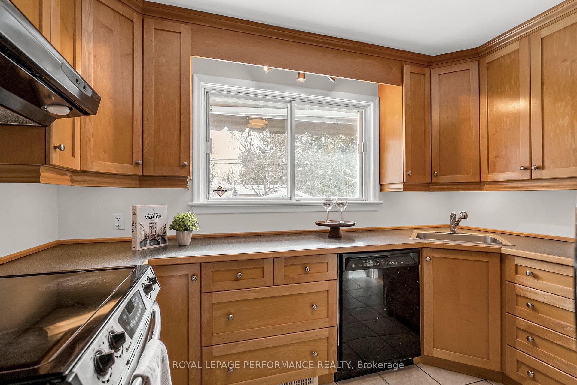 876 Chapman Boulevard photo 11