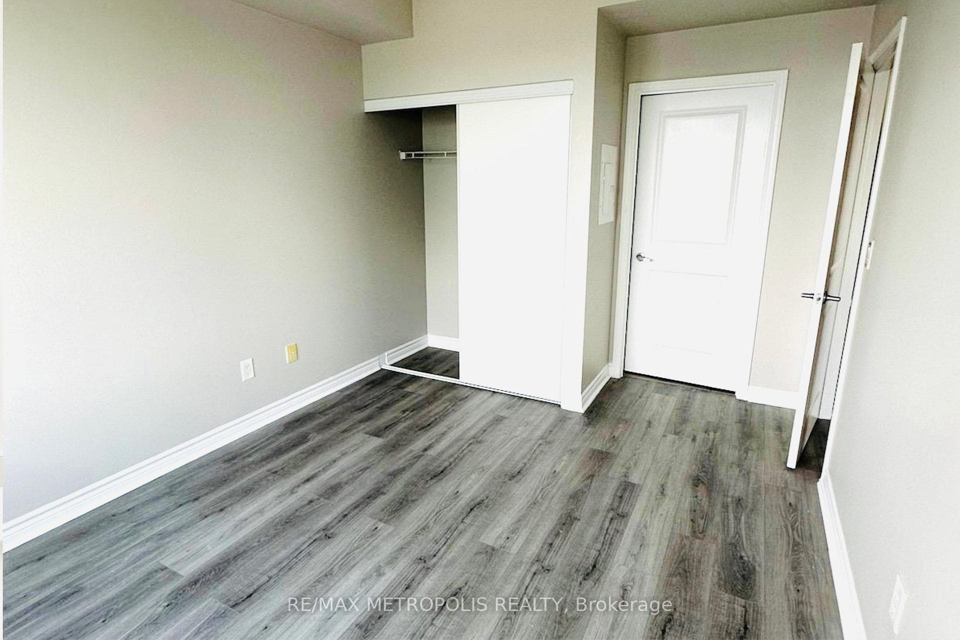 385 Prince Of Wales Drive Unit 2504 photo 8