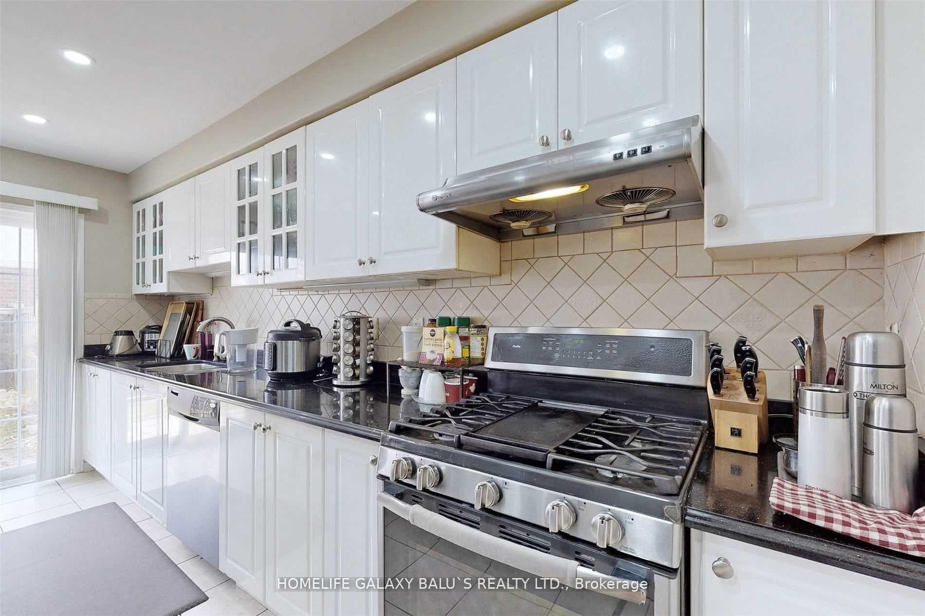 54 Decourcy-Ireland Circle photo 6