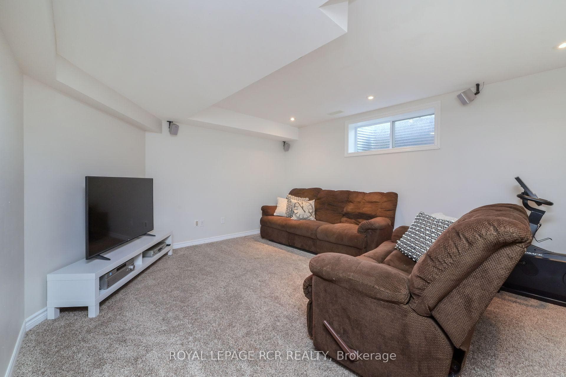 37 Aiken Crescent photo 28