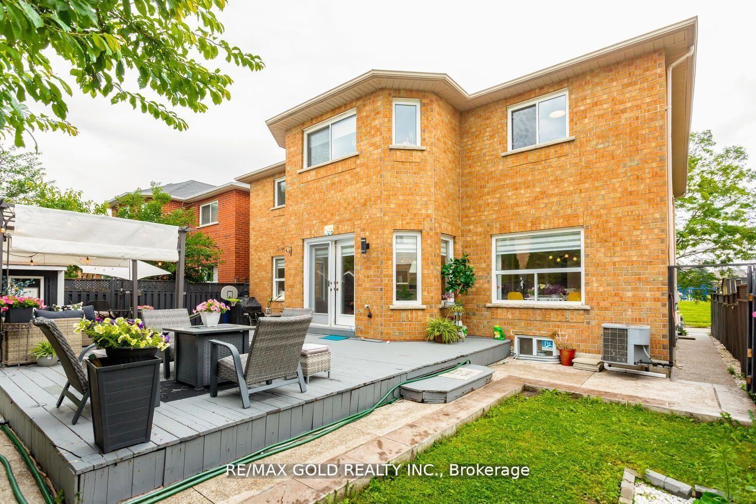 3 Sir David Place photo 39
