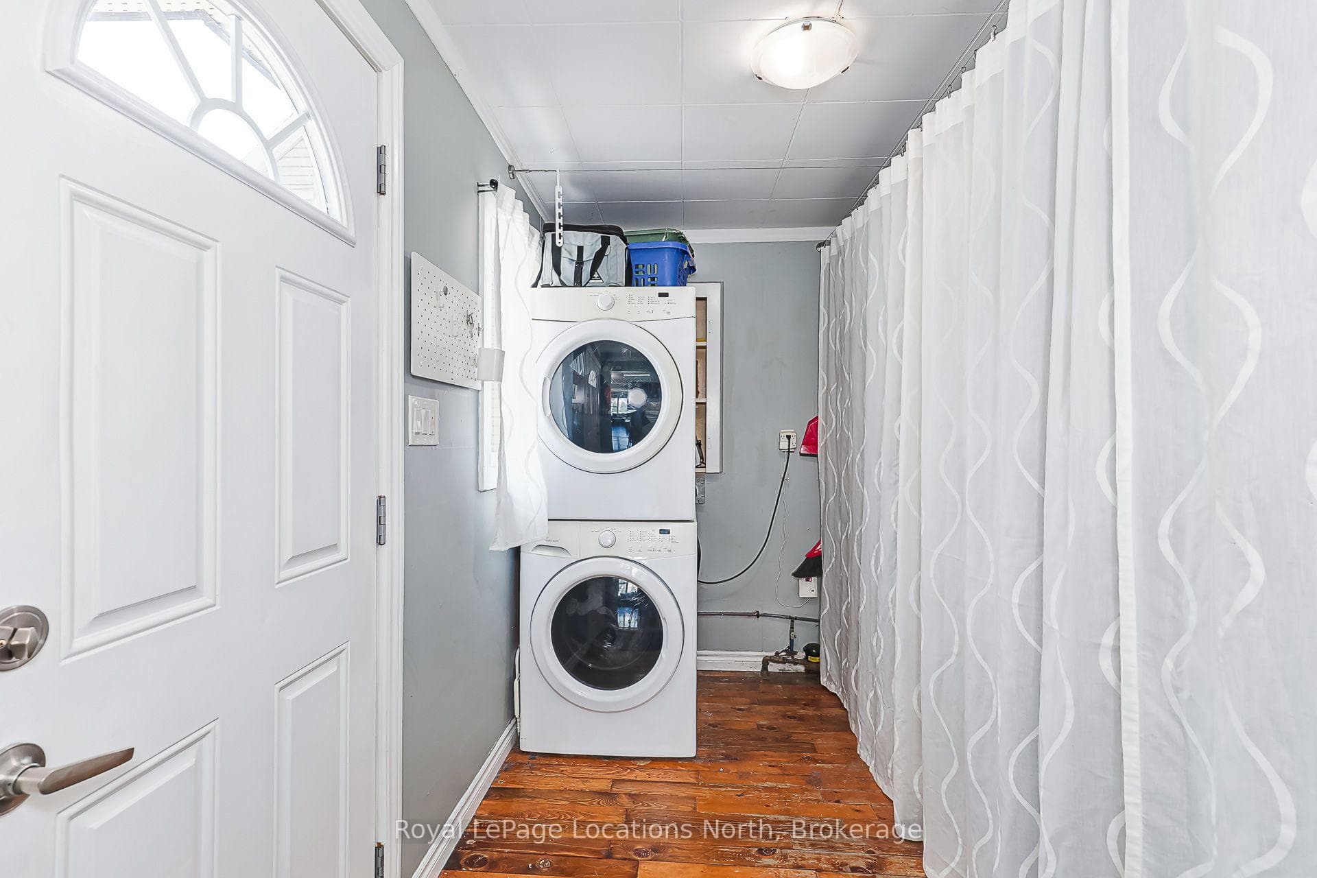 Laundry area with storage