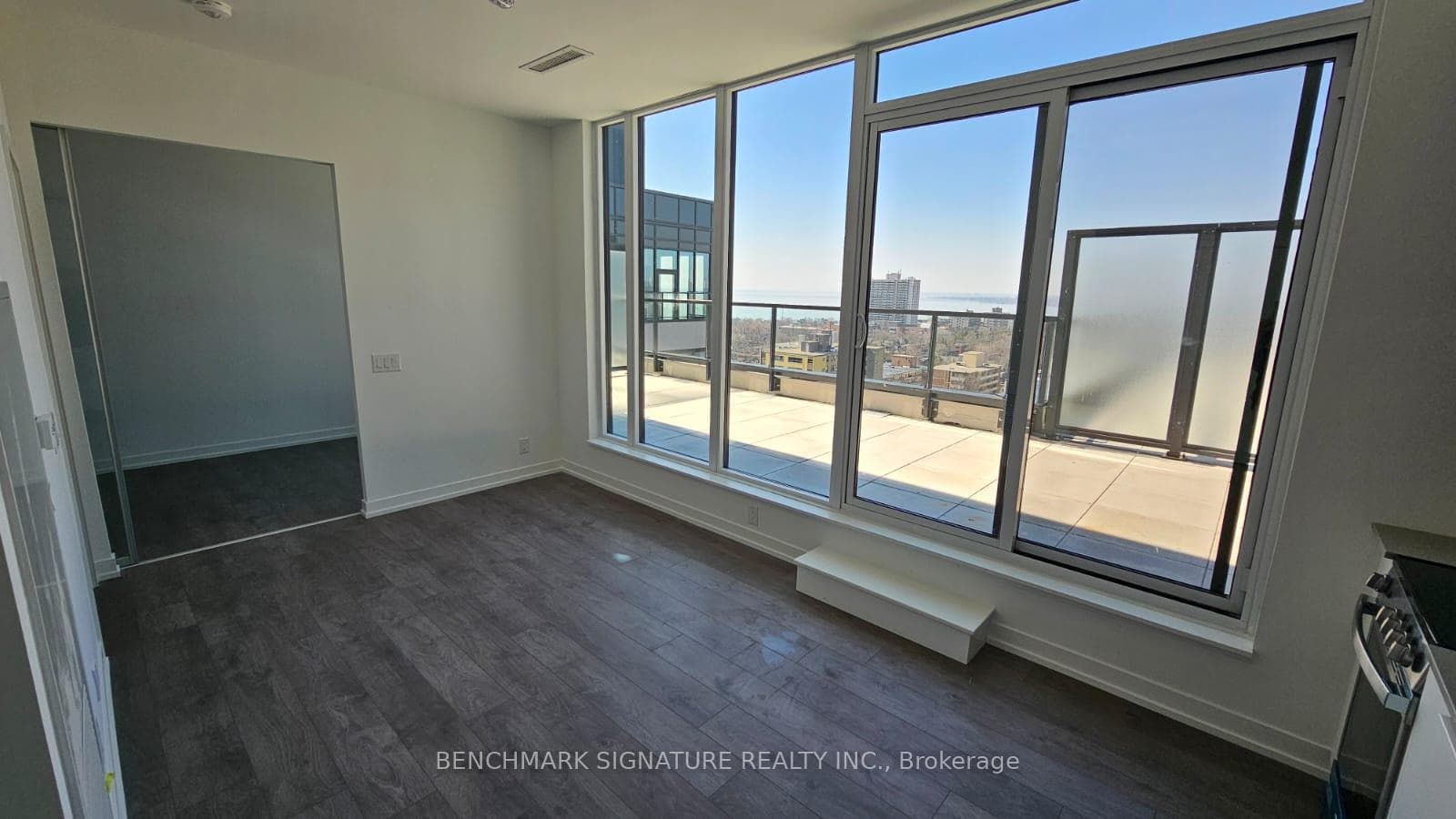 270 Dufferin Street Unit PH11 photo 10
