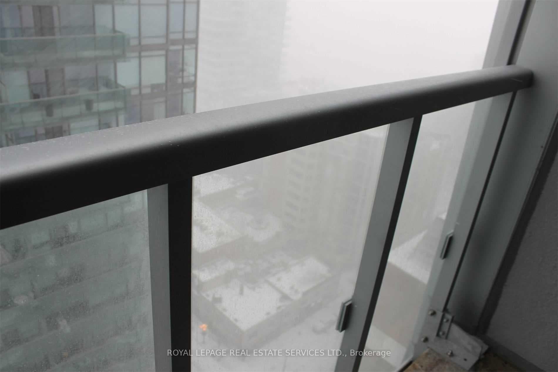 1 Yorkville Avenue Unit 2007 photo 16