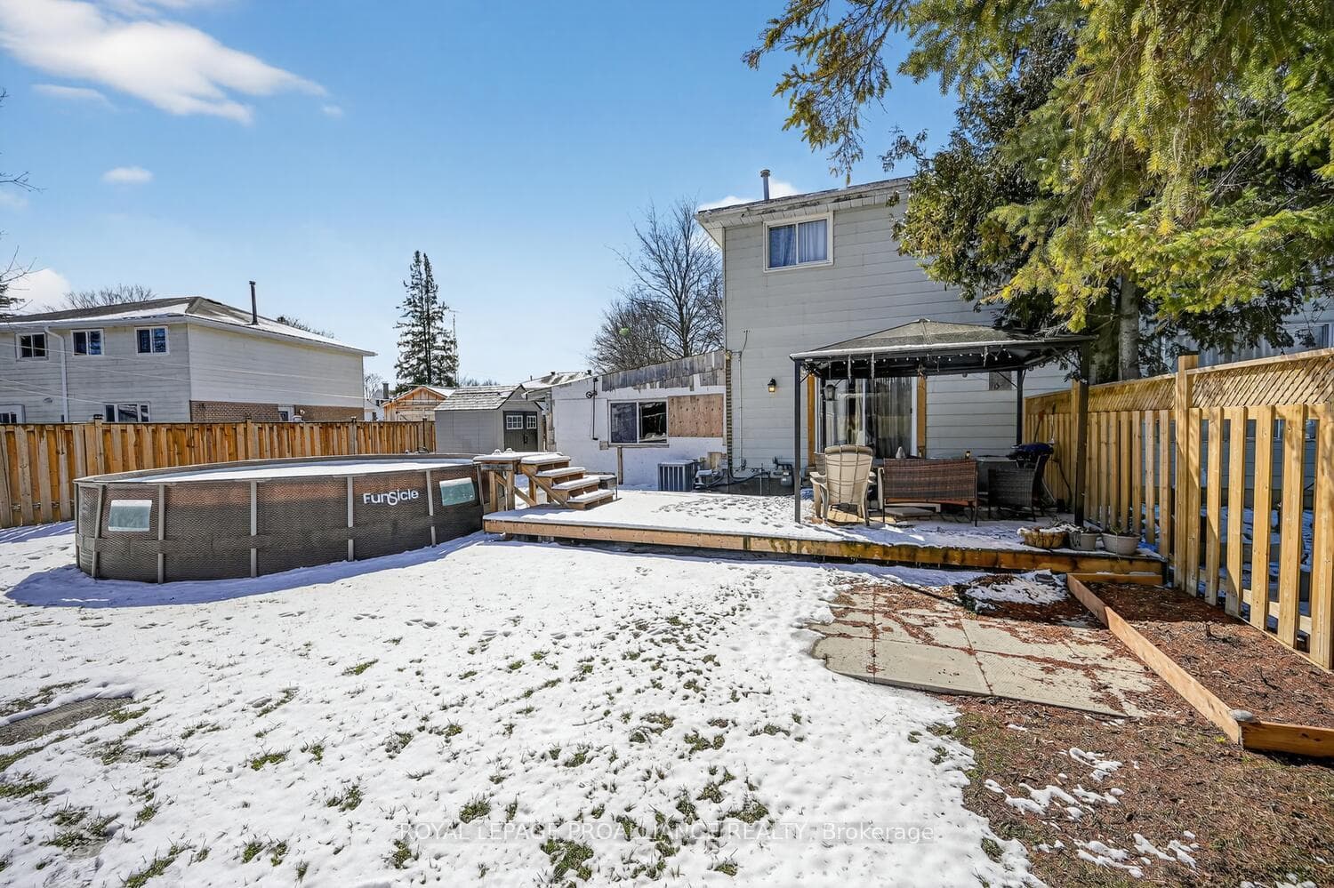 924 Mackenzie Road photo 17