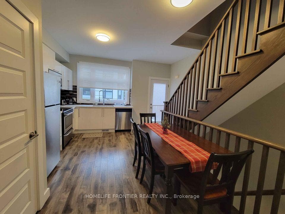 540 Essa Road Unit 3 Upper photo 12
