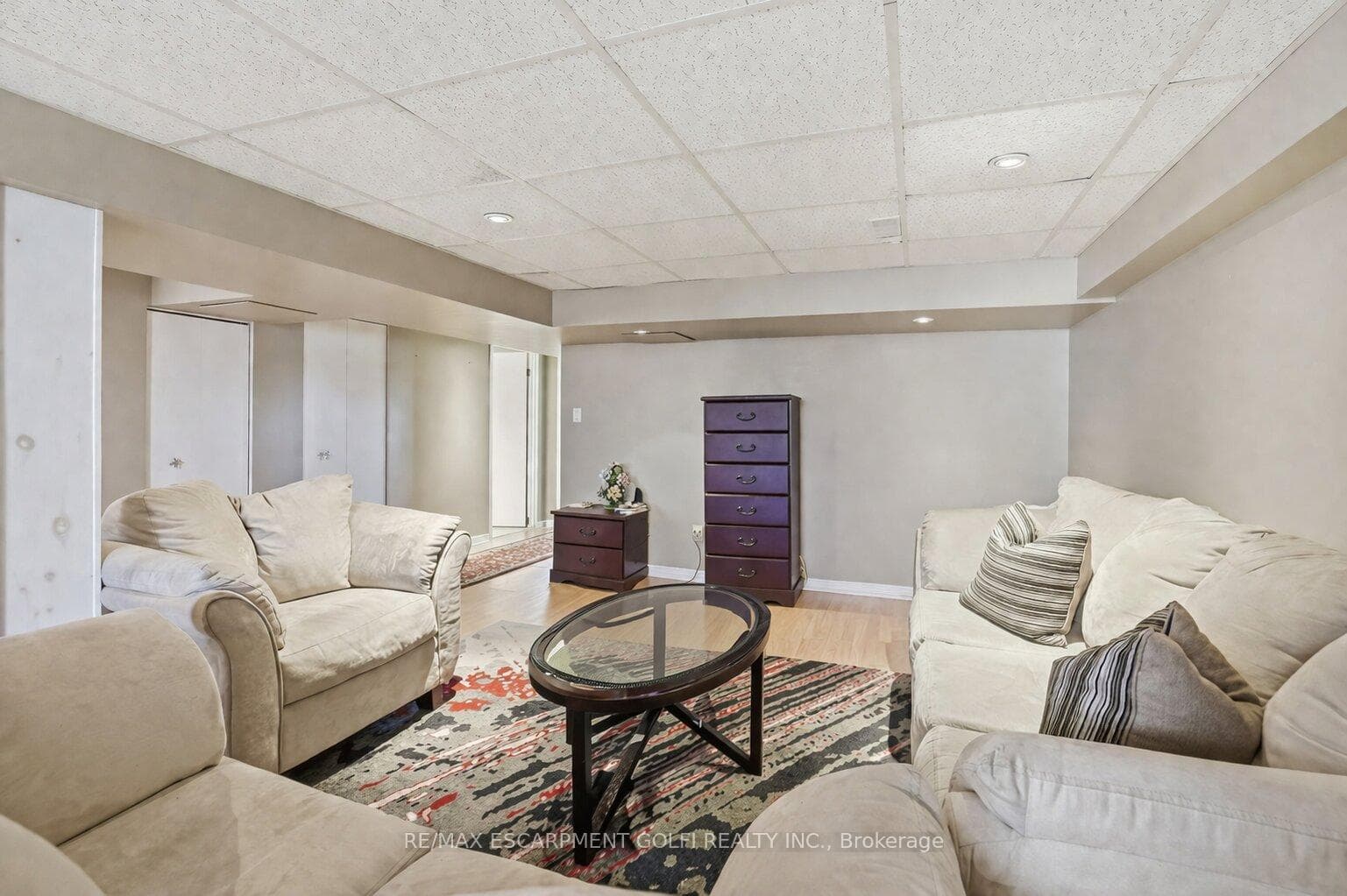 848 UPPER WELLINGTON Street photo 25