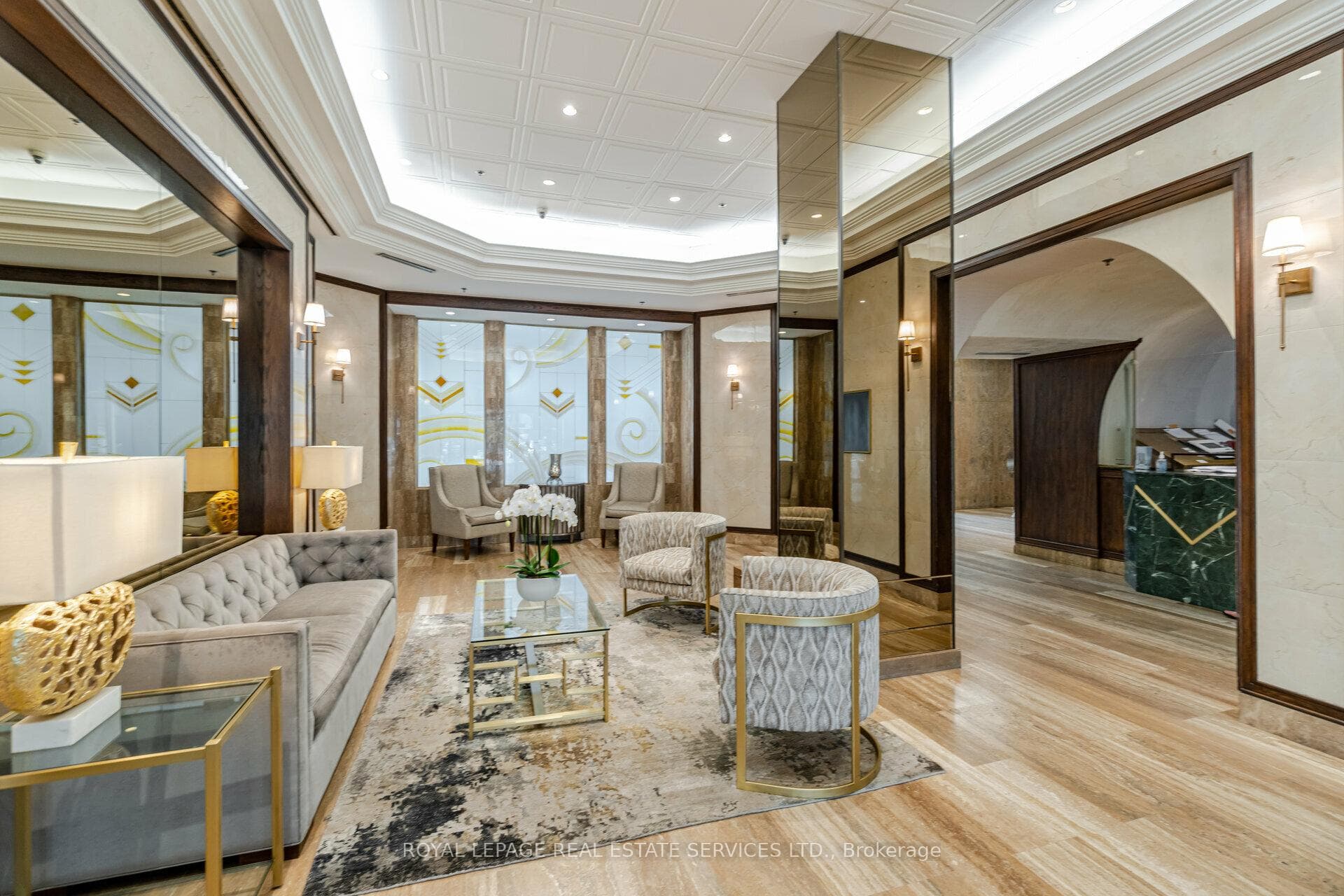 2045 Lake Shore Boulevard Unit 1701 photo 3
