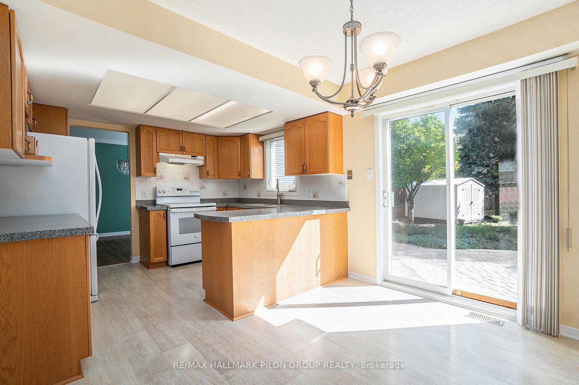 1290 Matheson Road photo 5