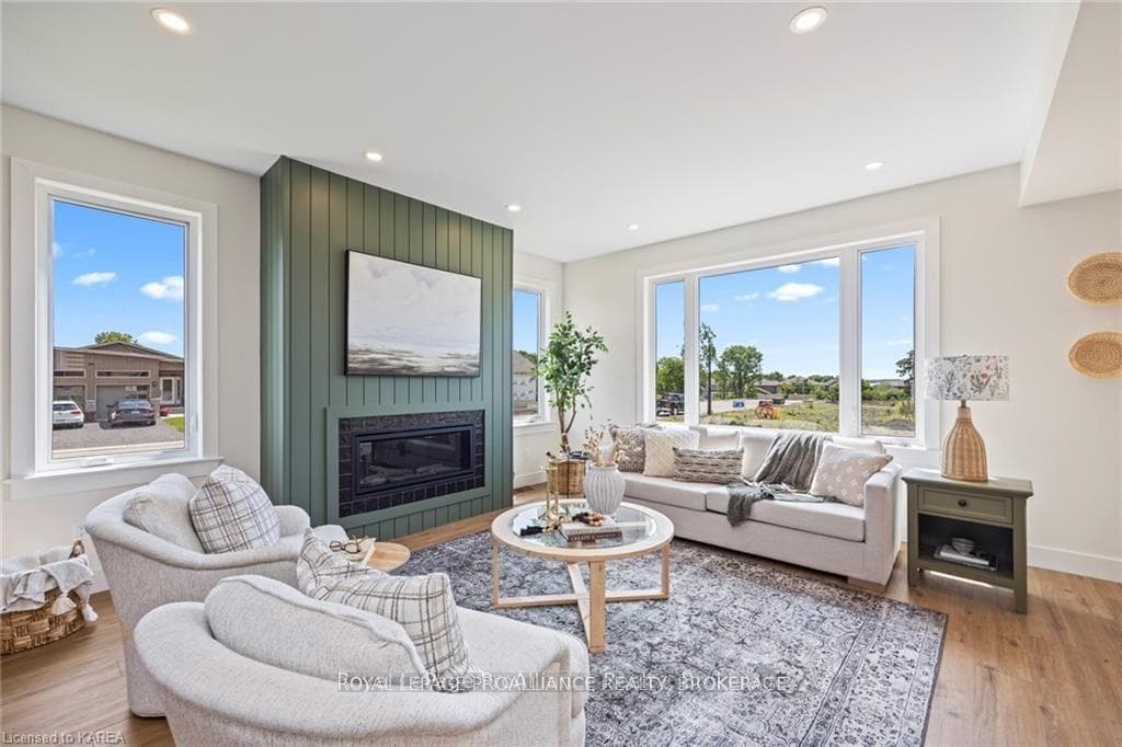 157 MCDONOUGH Crescent photo 6