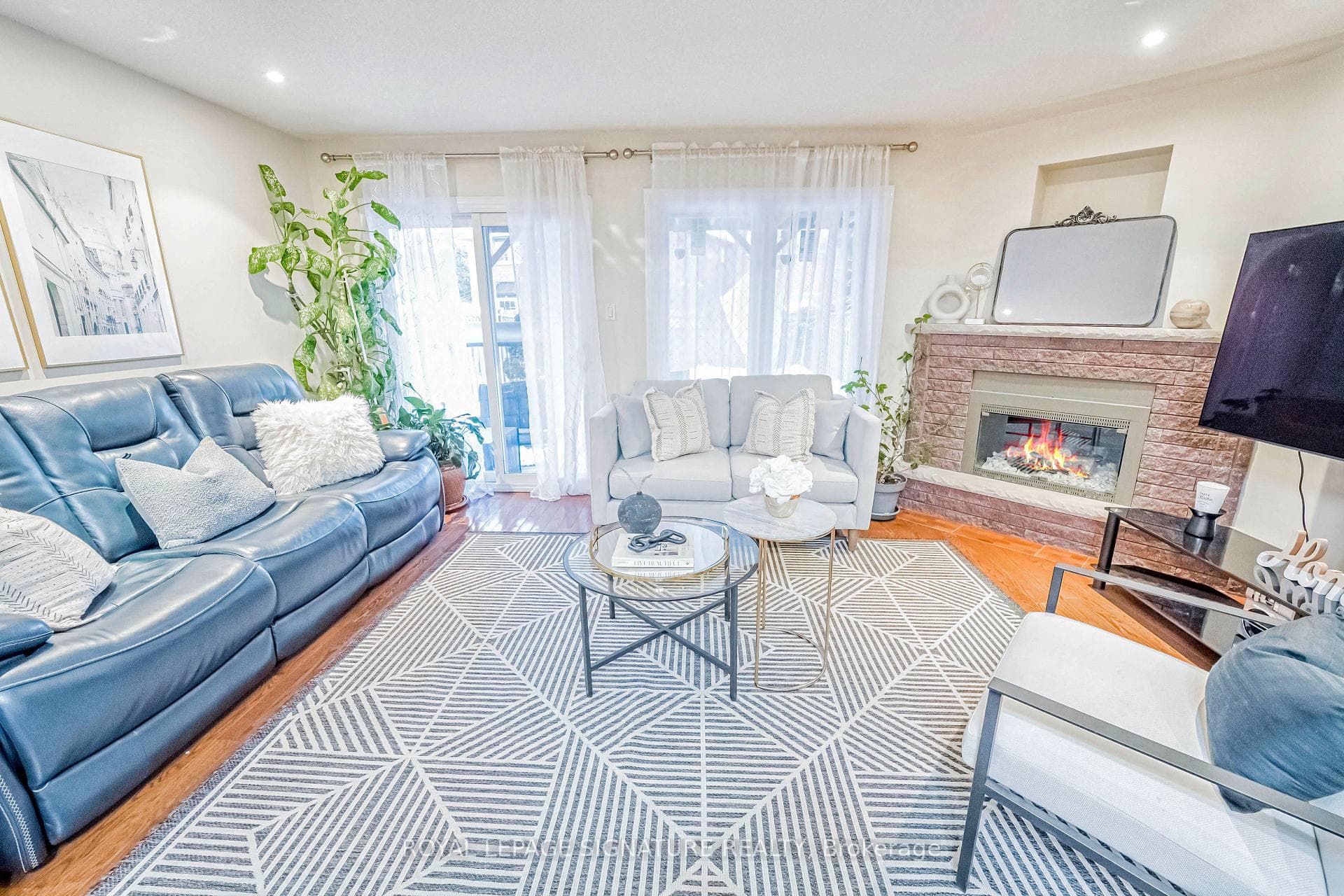 554 Galaxy Court photo 8
