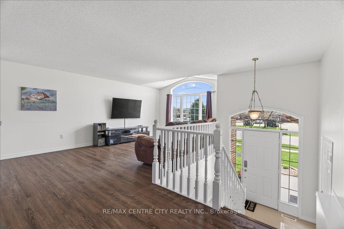 71 Middlesex Drive photo 7