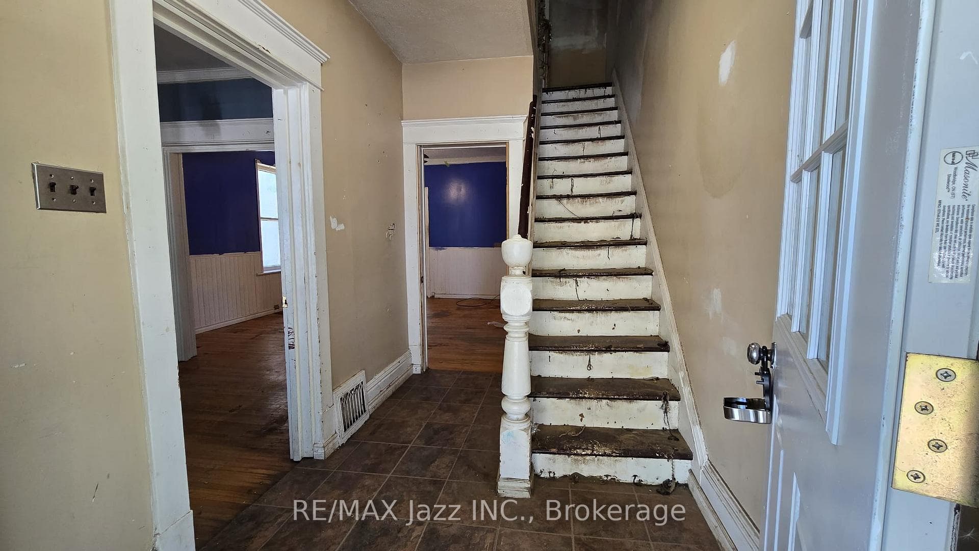 629 Brown Street photo 4