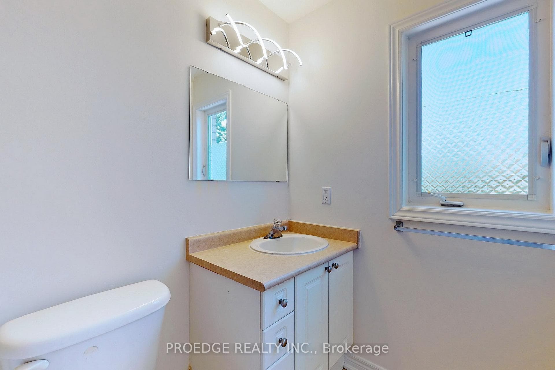 26 Aylesworth Avenue photo 16