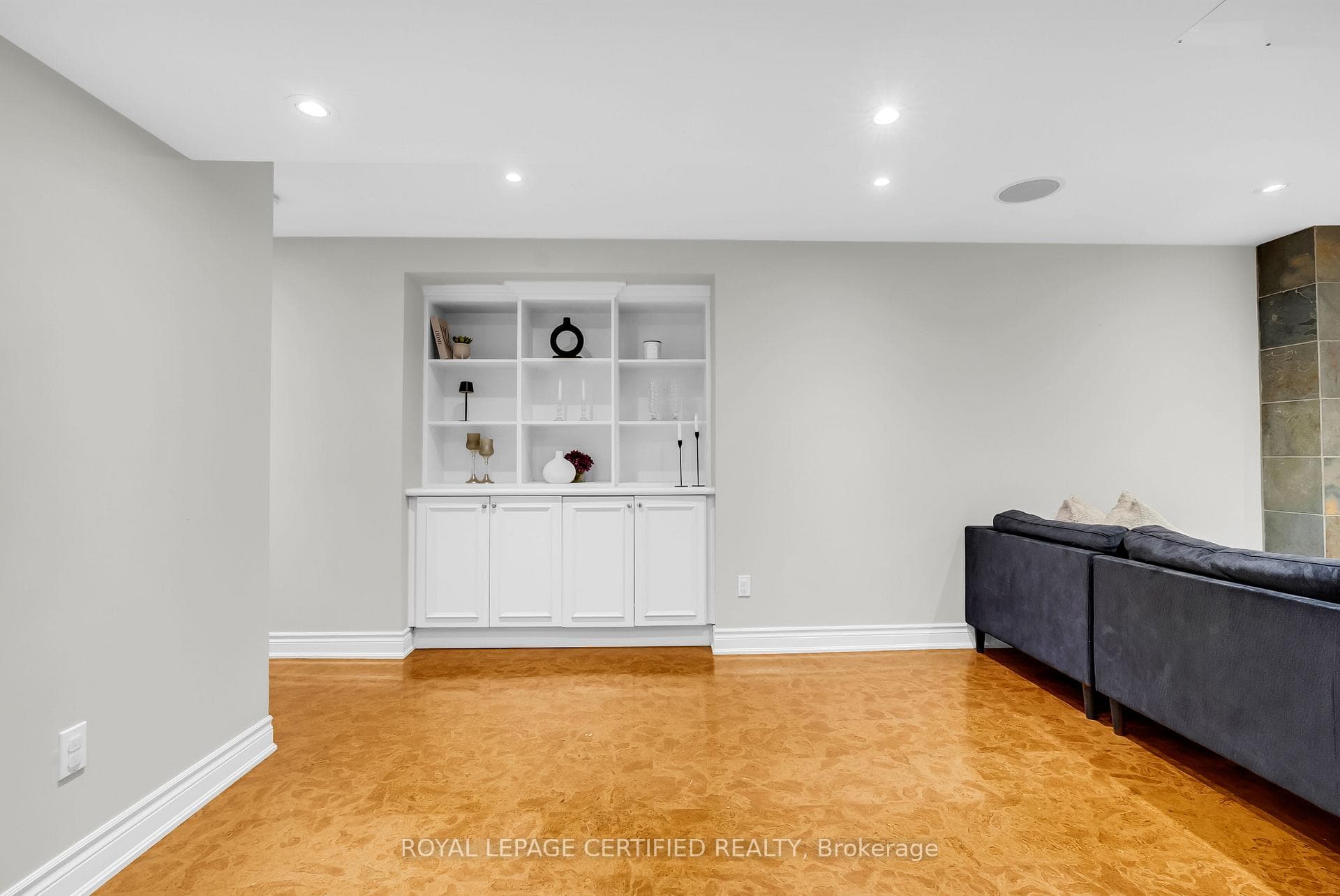 5279 Picketts Way photo 43