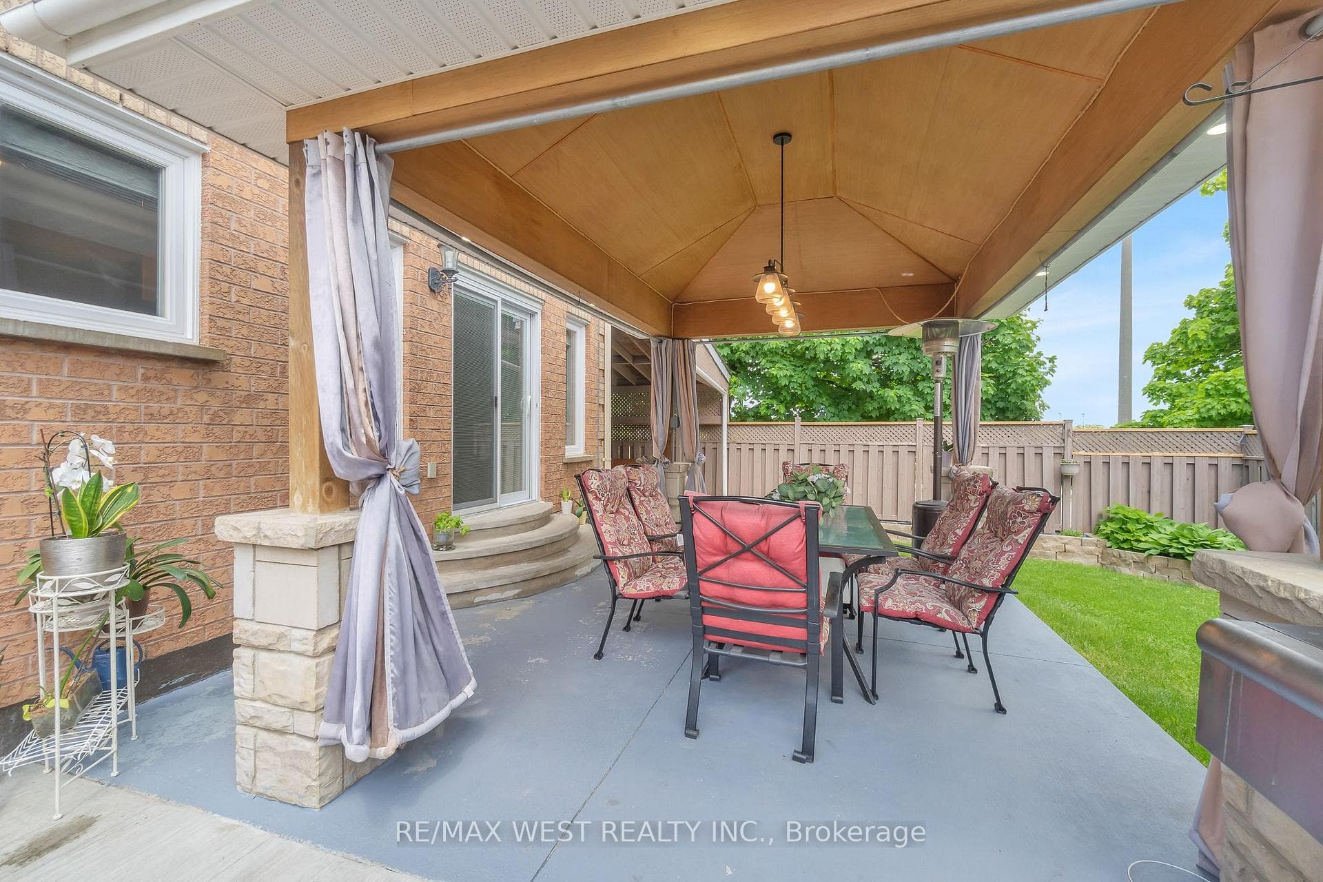 50 Sunley Crescent photo 36
