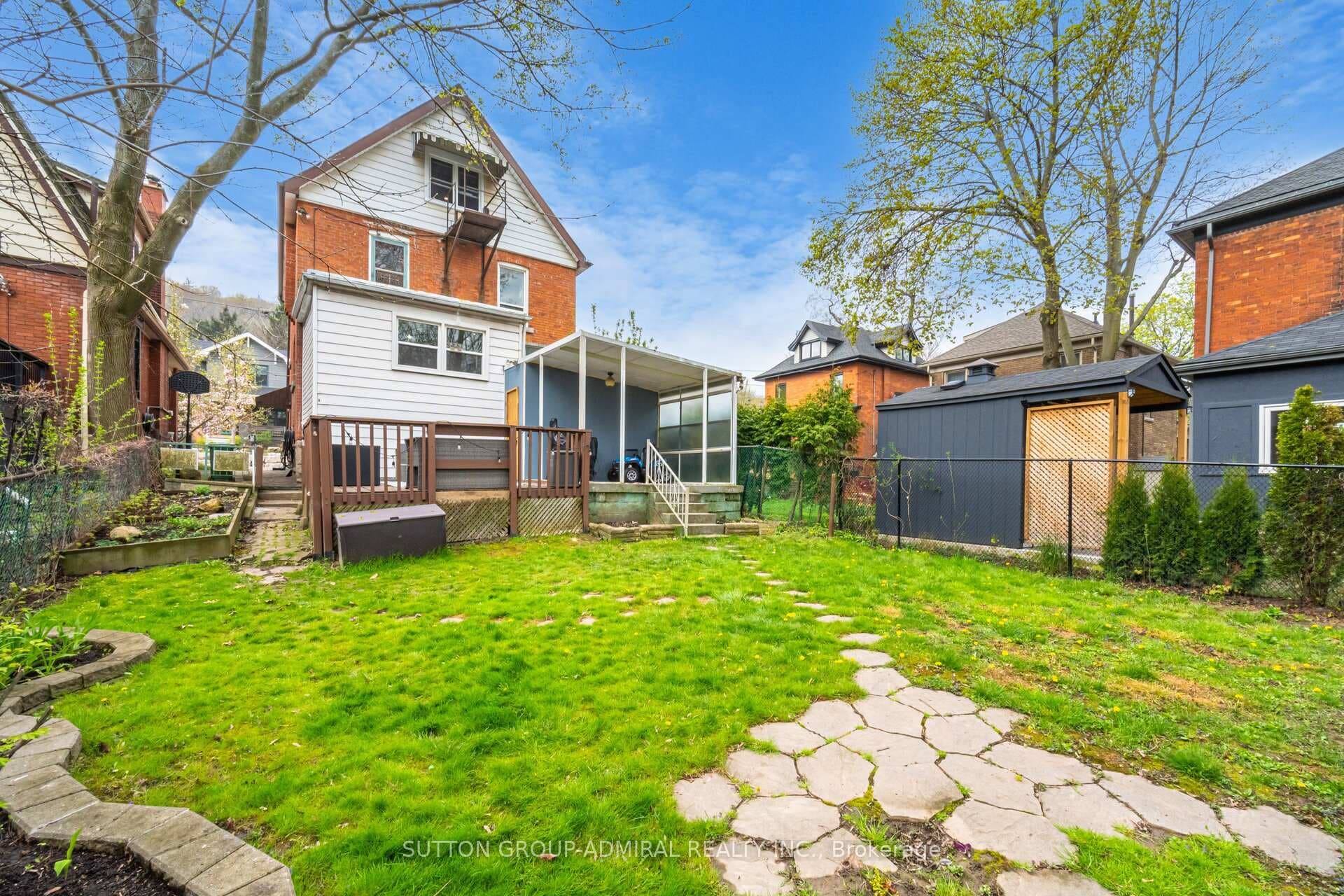 112 Hillcrest Avenue photo 37