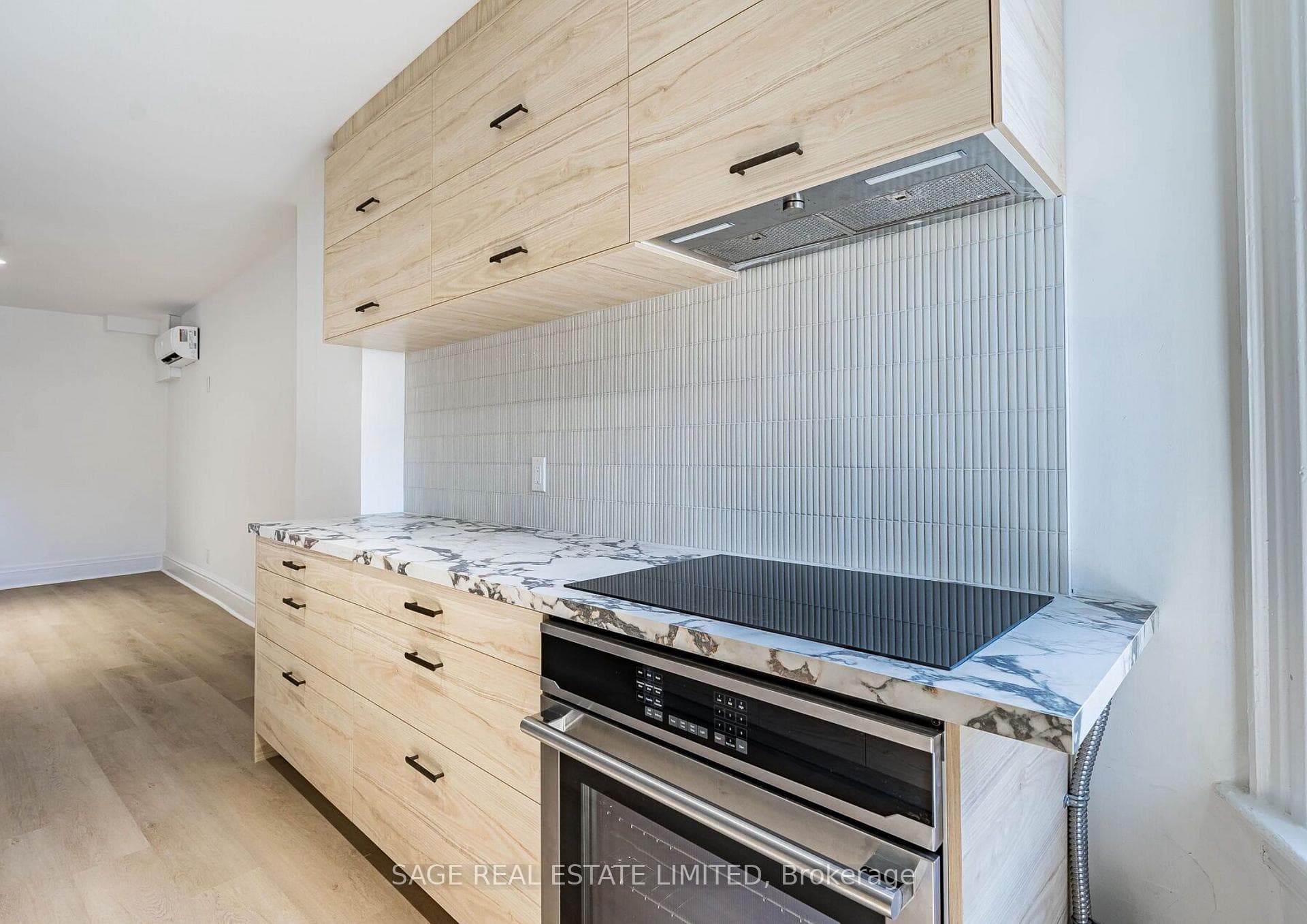 1153 Dundas Street Unit Upper photo 5