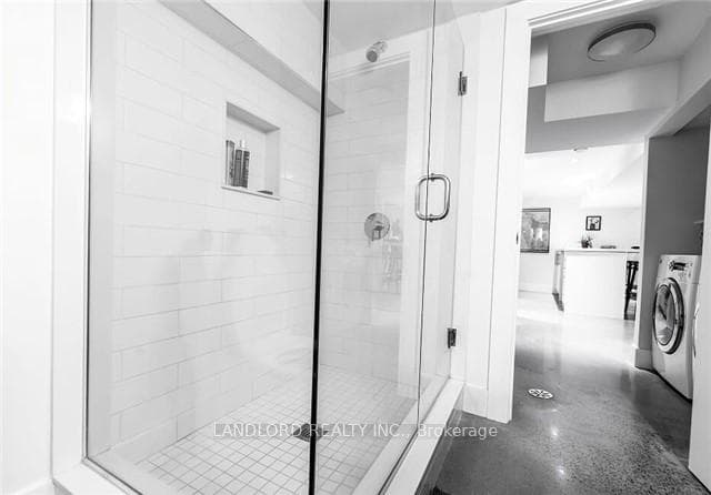 2251 Dundas Street Unit Lower photo 14