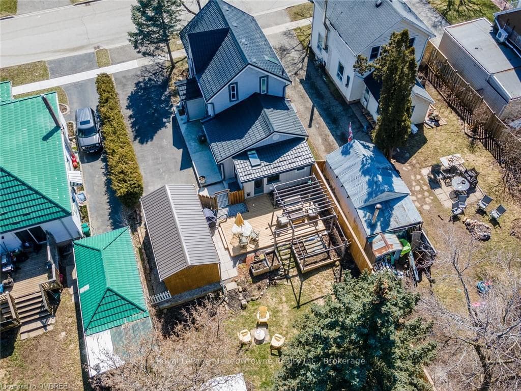 39 BROCK Street photo 44