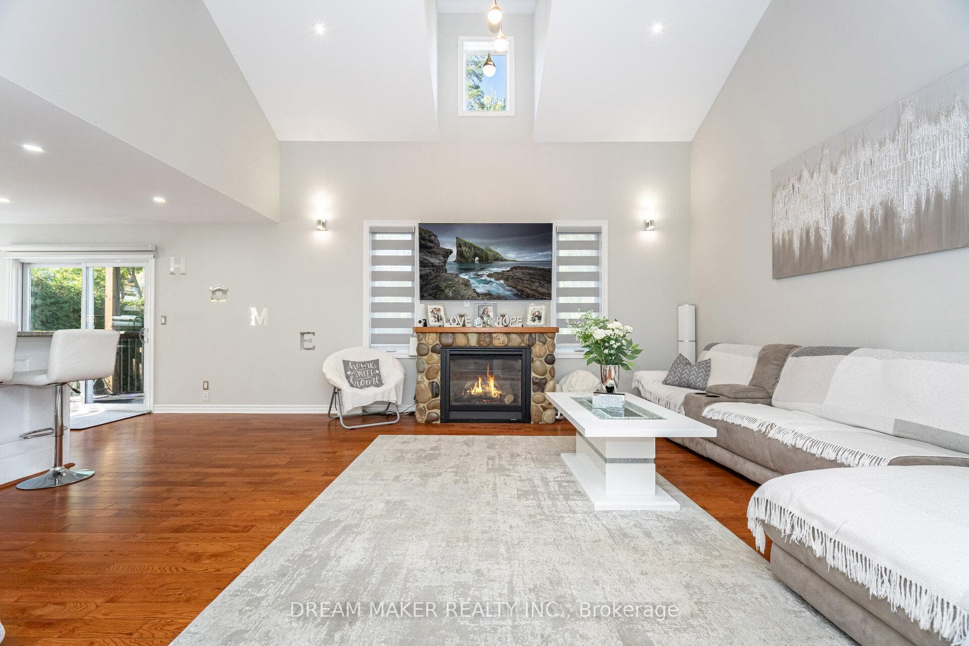 756 Third Avenue photo 8