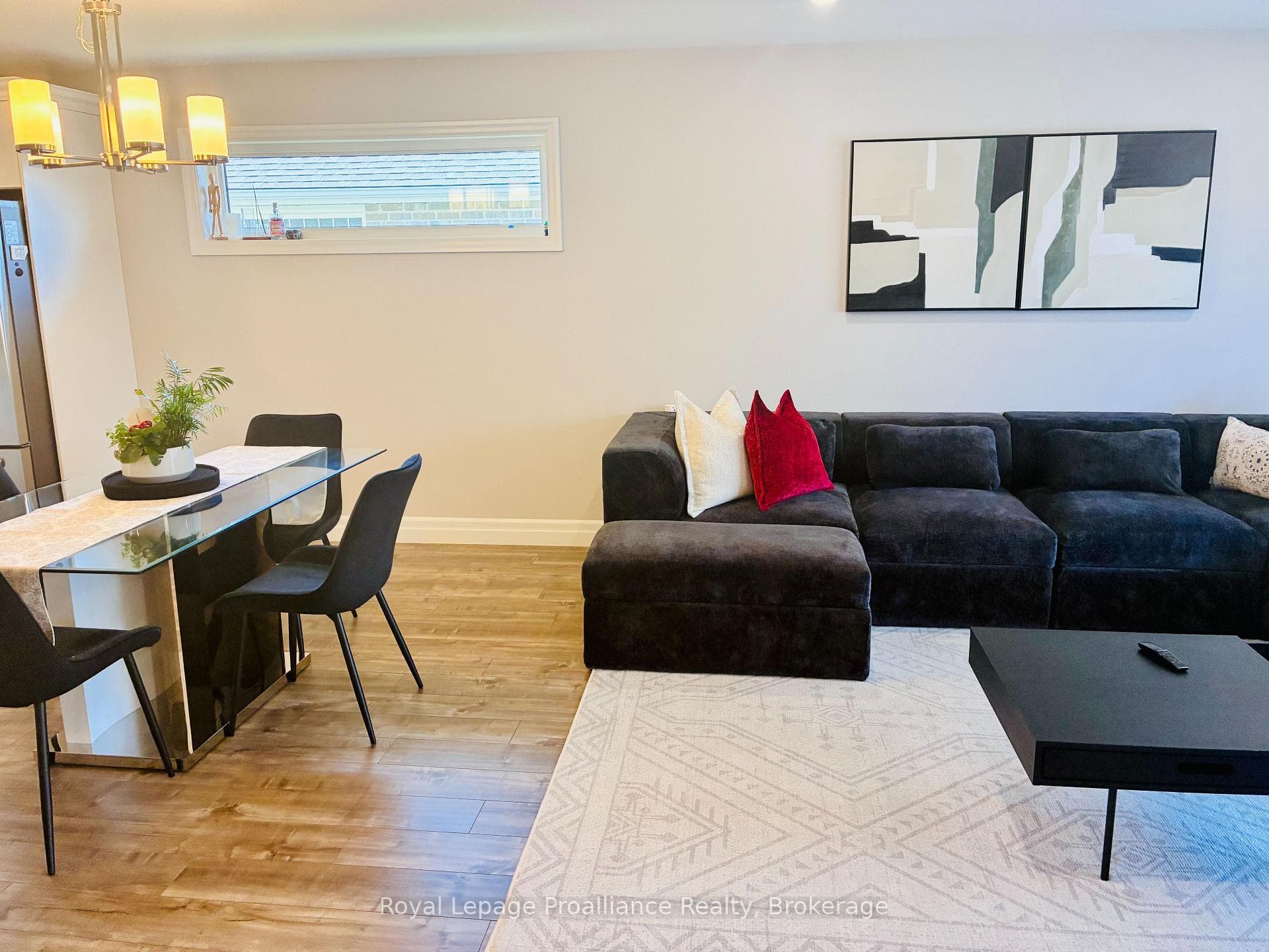 48 Mercedes Drive photo 13